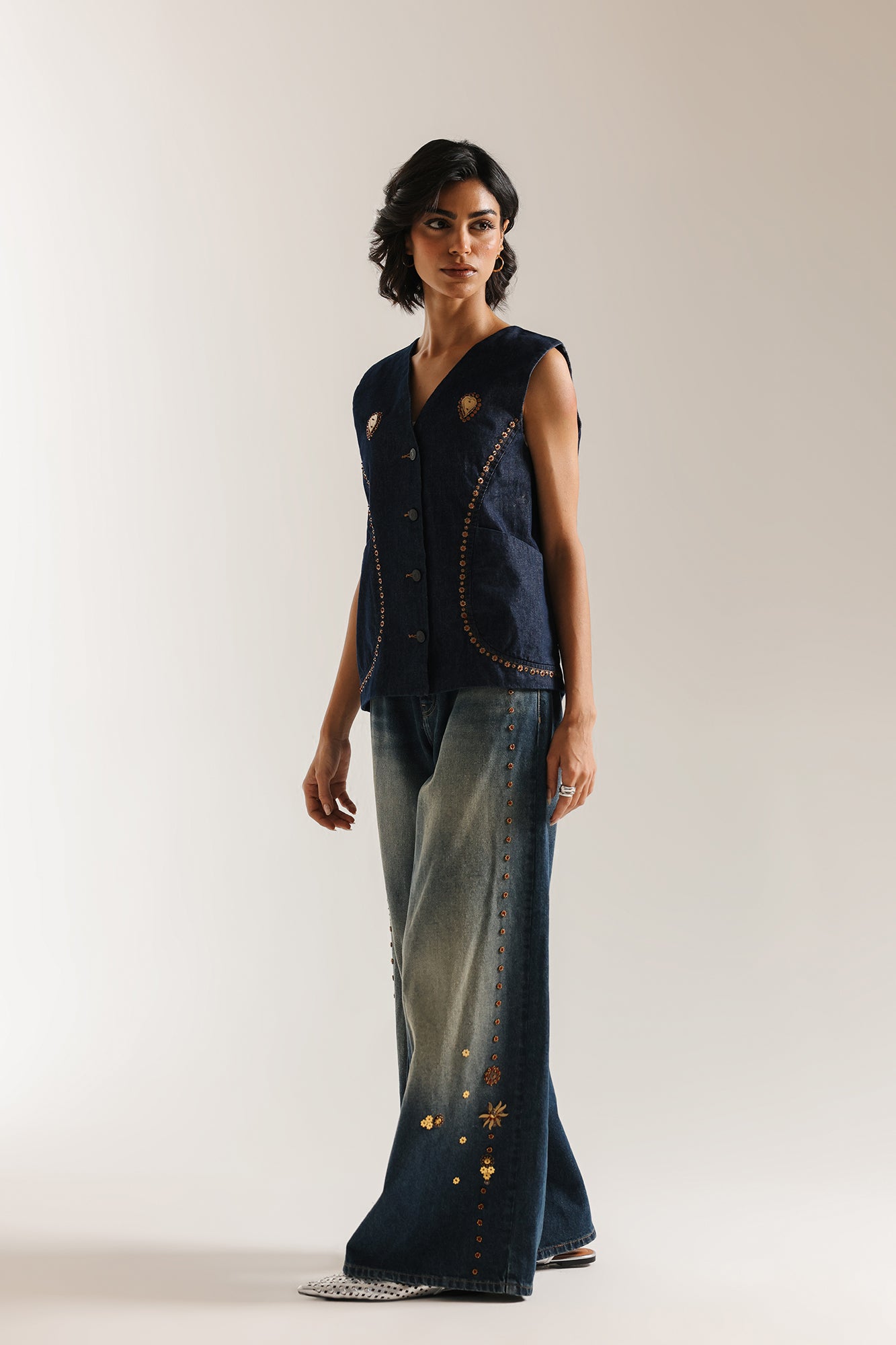 EMBROIDERED VEST (E0196/120/618)