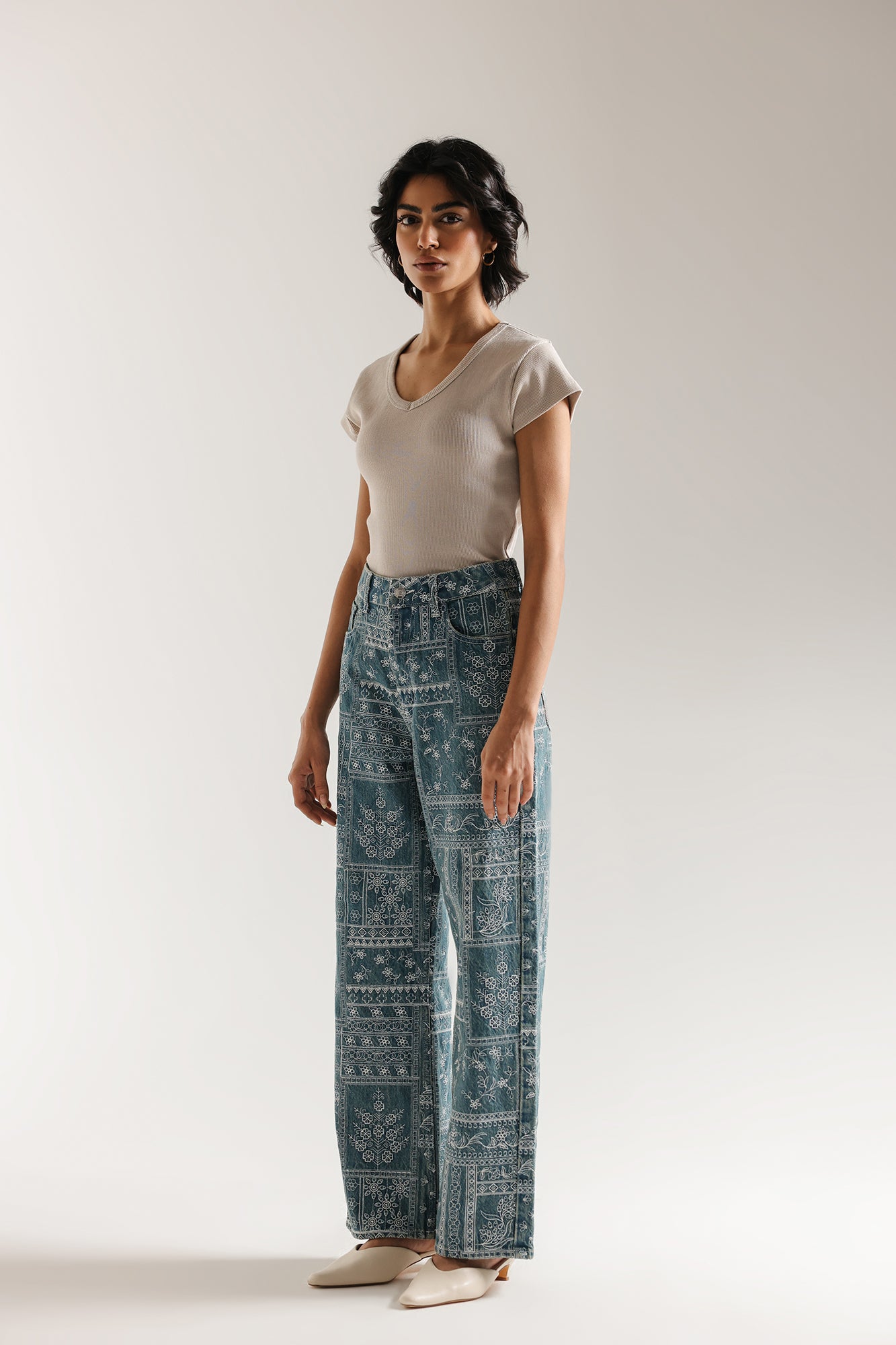 EMBROIDERED JEANS (E0216/120/619)