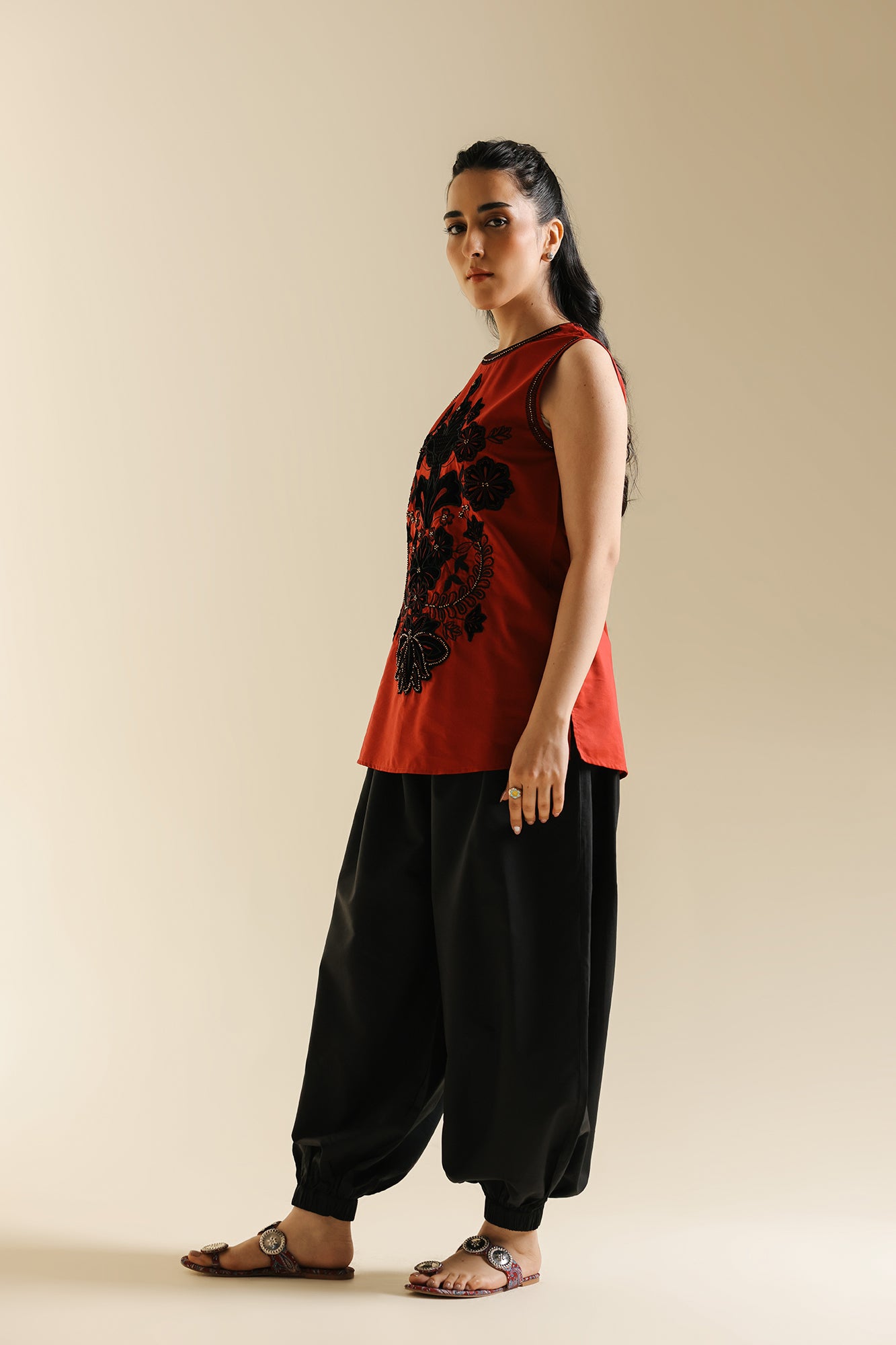 EMBROIDERED TOP (E0605/119/306)