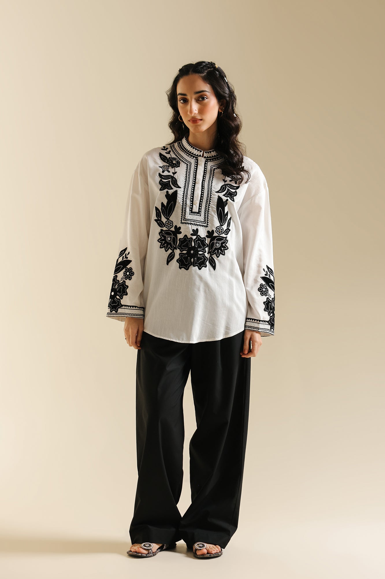 EMBROIDERED TOP (E0609/119/001)