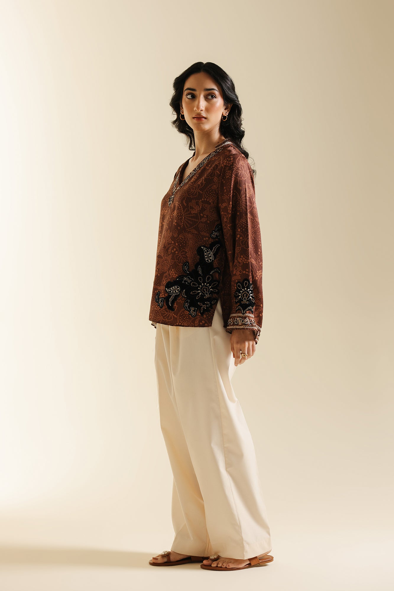 EMBROIDERED TOP (E0615/119/801)