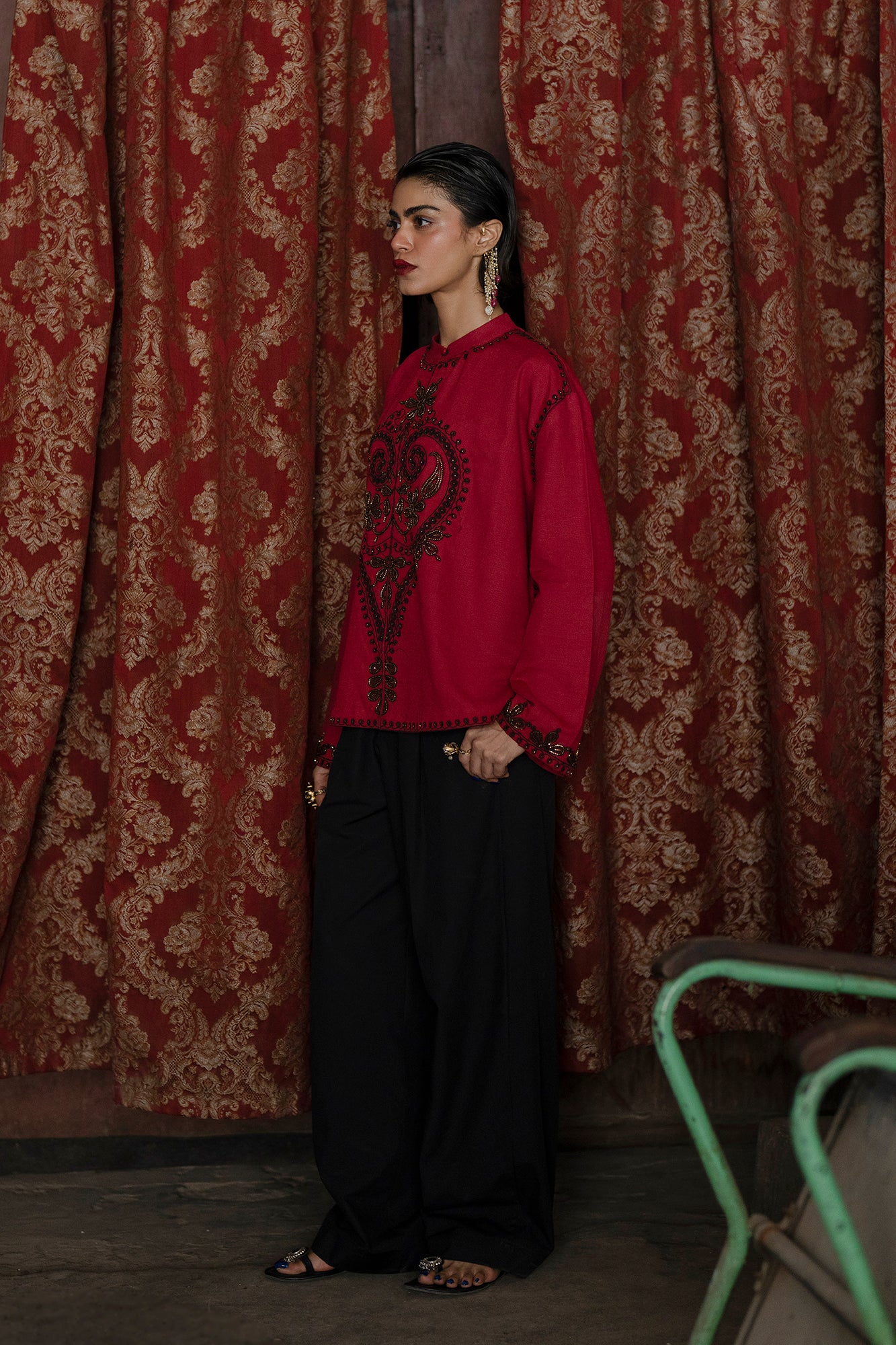 EMBROIDERED TOP (E0626/119/402)
