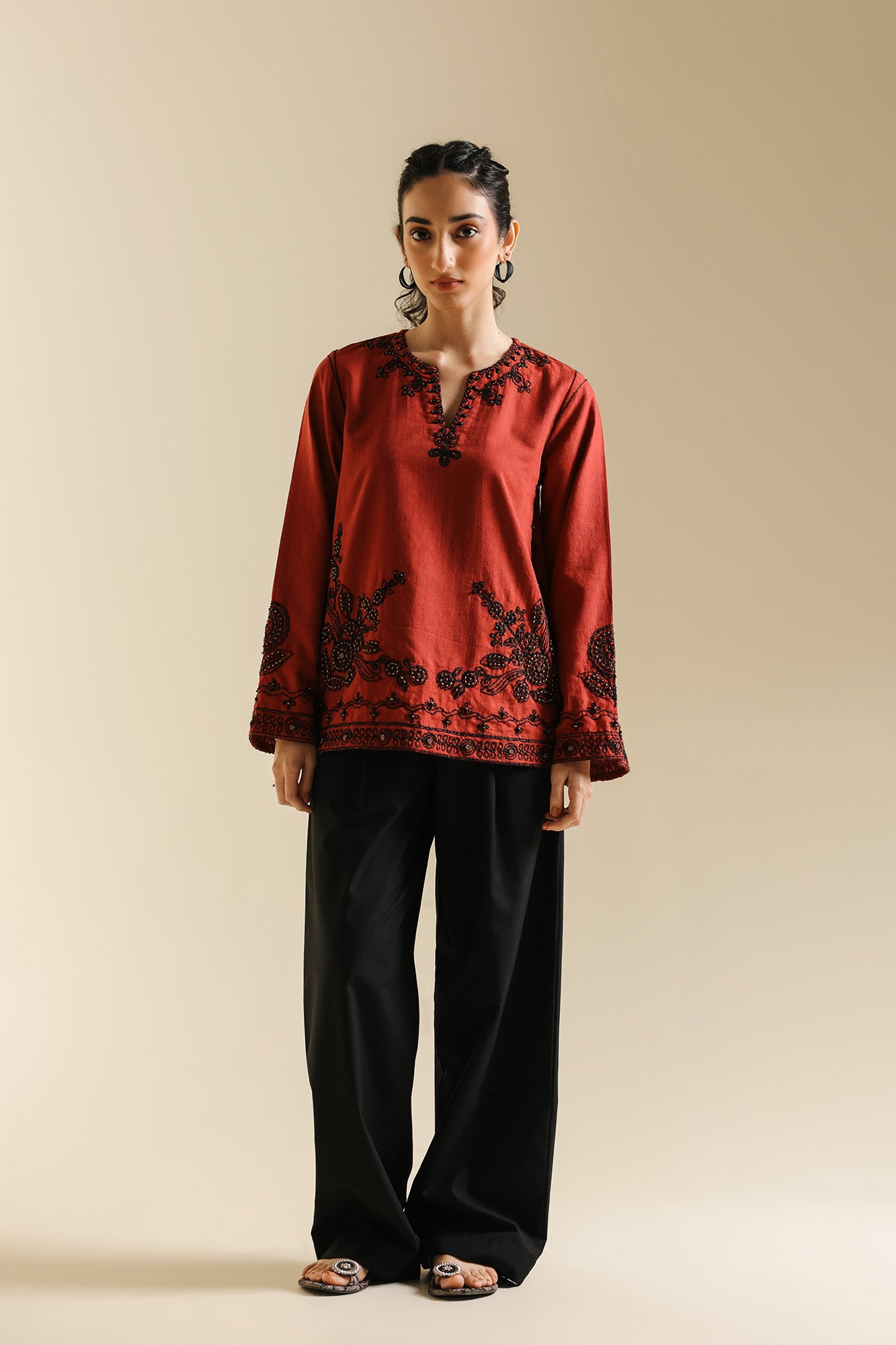 EMBROIDERED TOP (E0630/119/301)