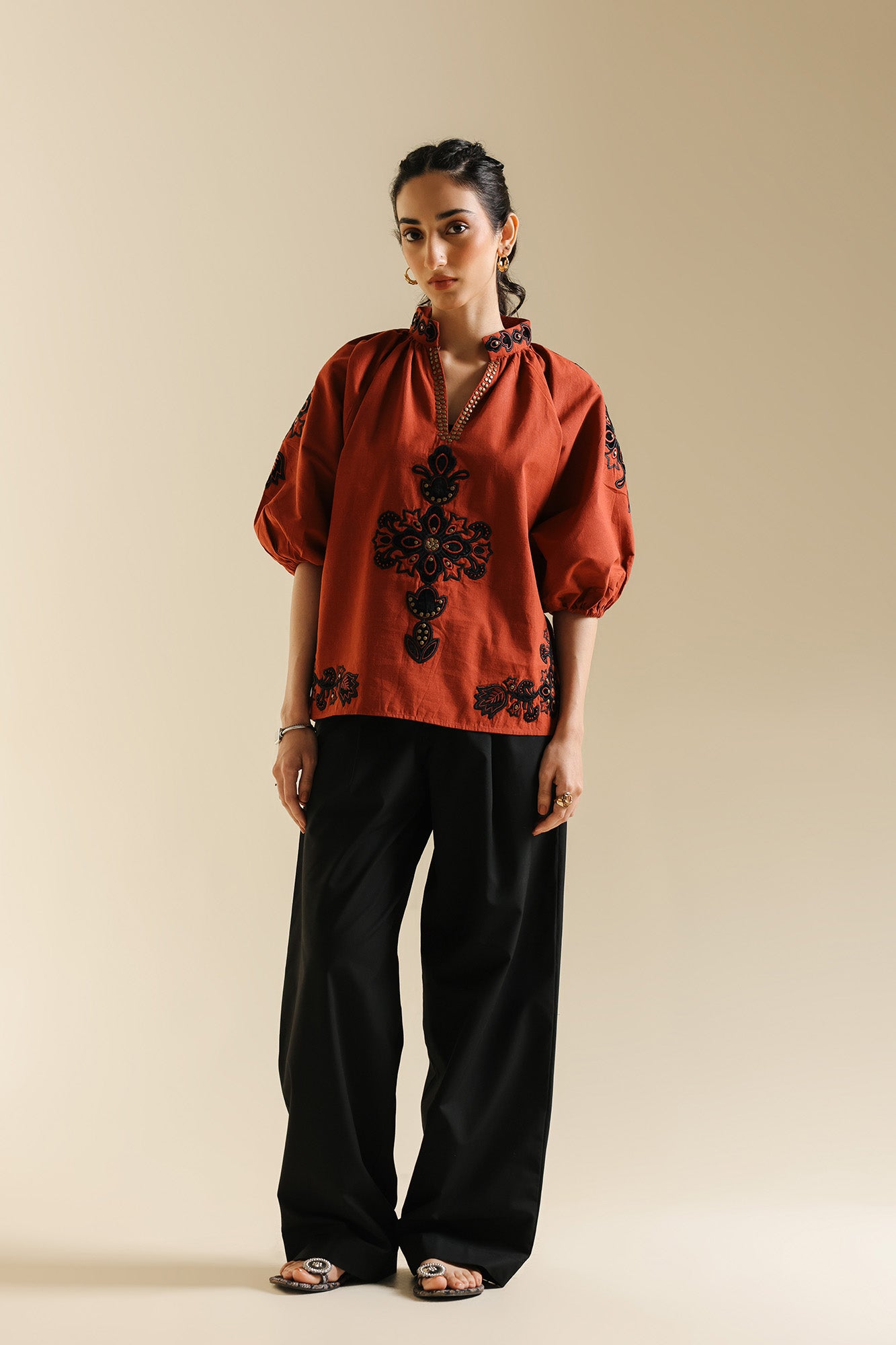 EMBROIDERED TOP (E0635/119/209)