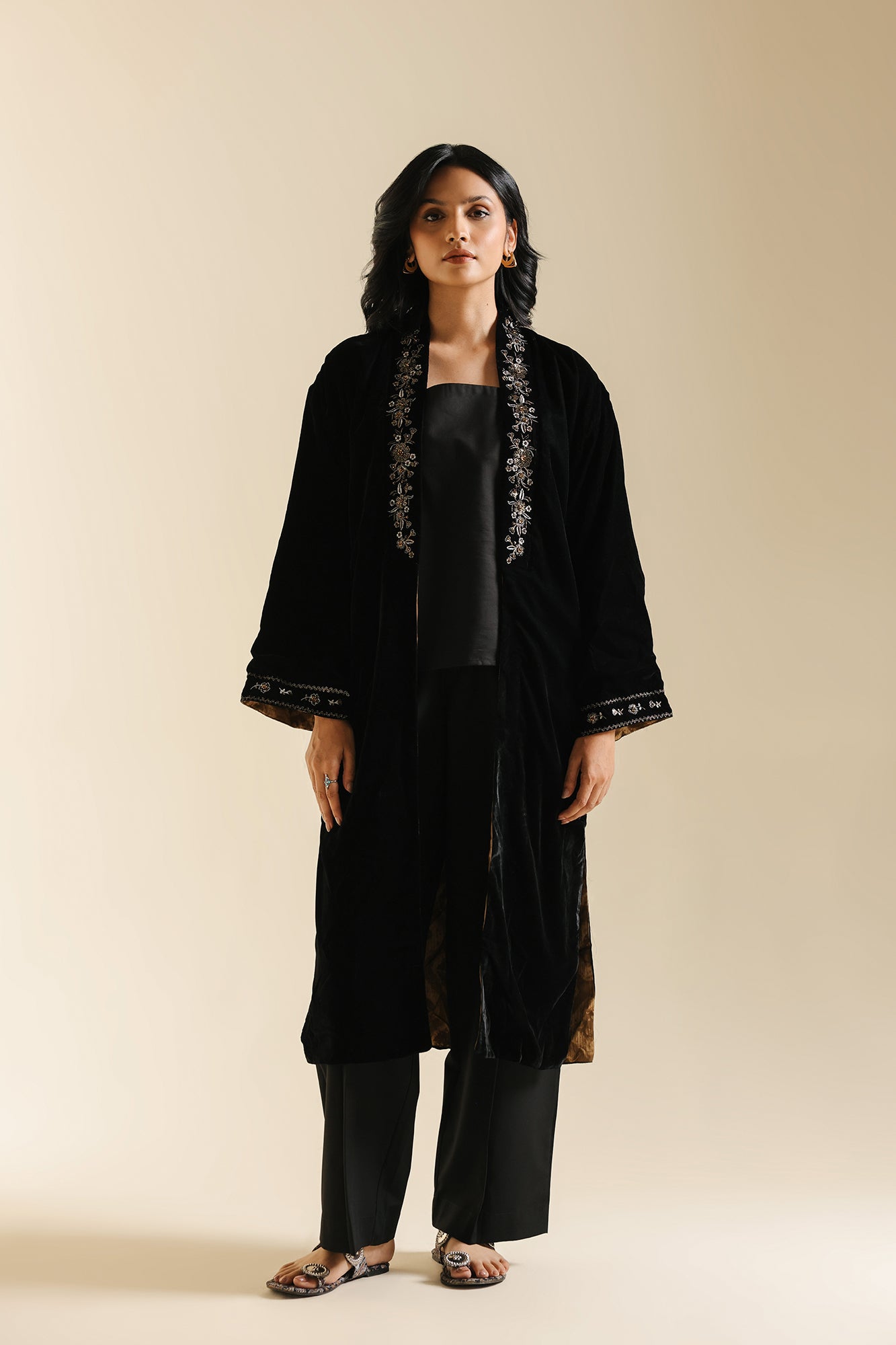 EMBROIDERED KIMONO (E0662/119/902)
