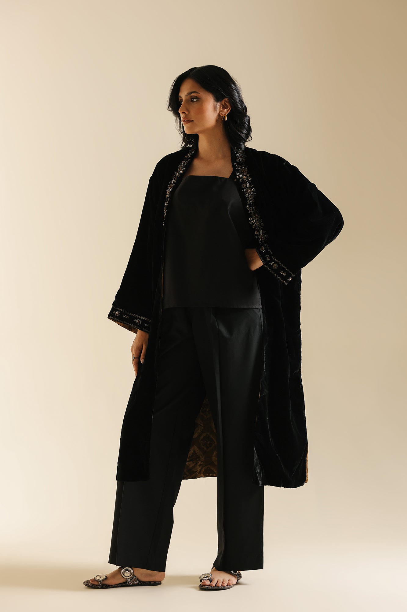EMBROIDERED KIMONO (E0662/119/902)