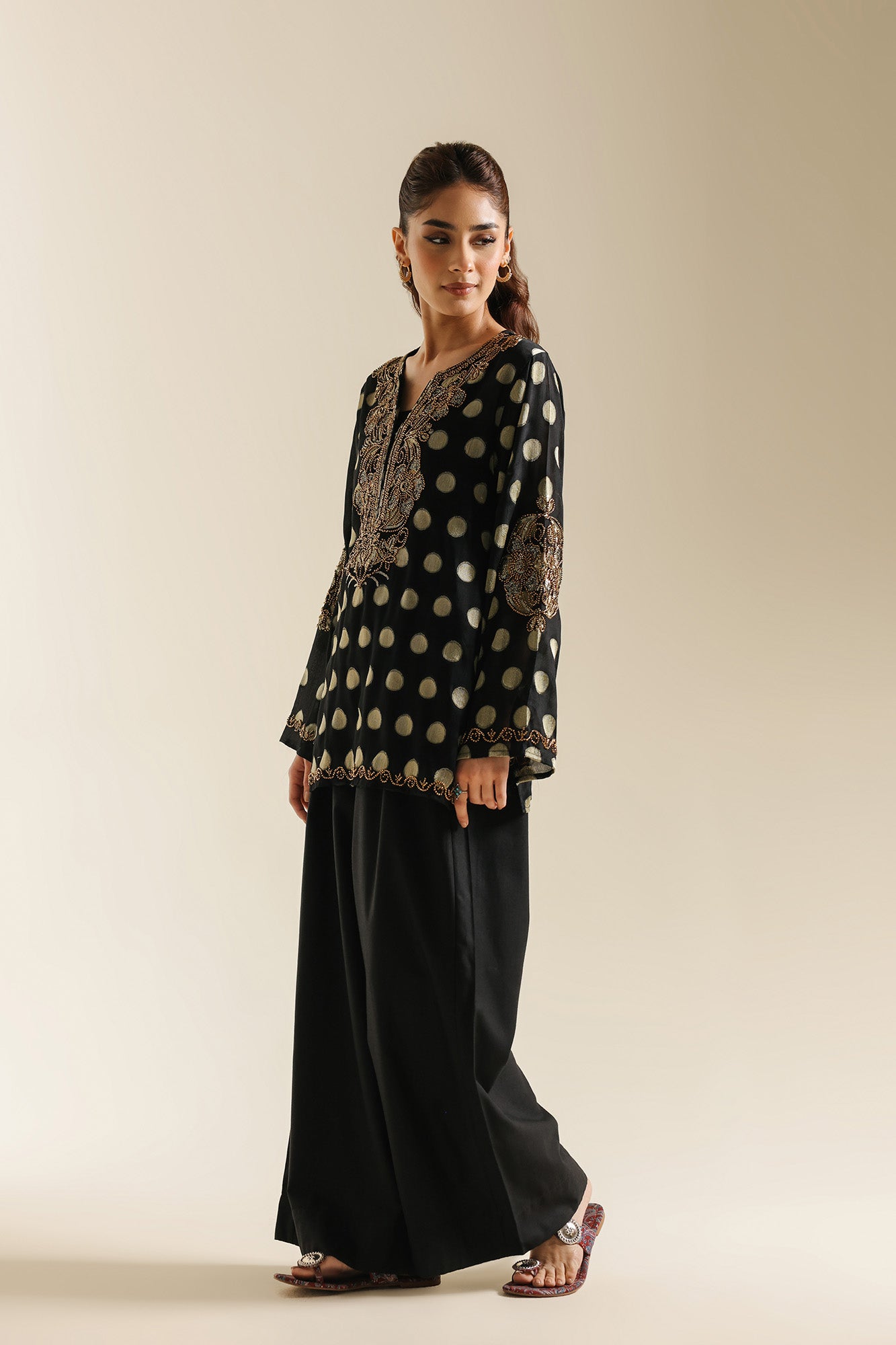 EMBROIDERED KURTI (E0665/119/901)