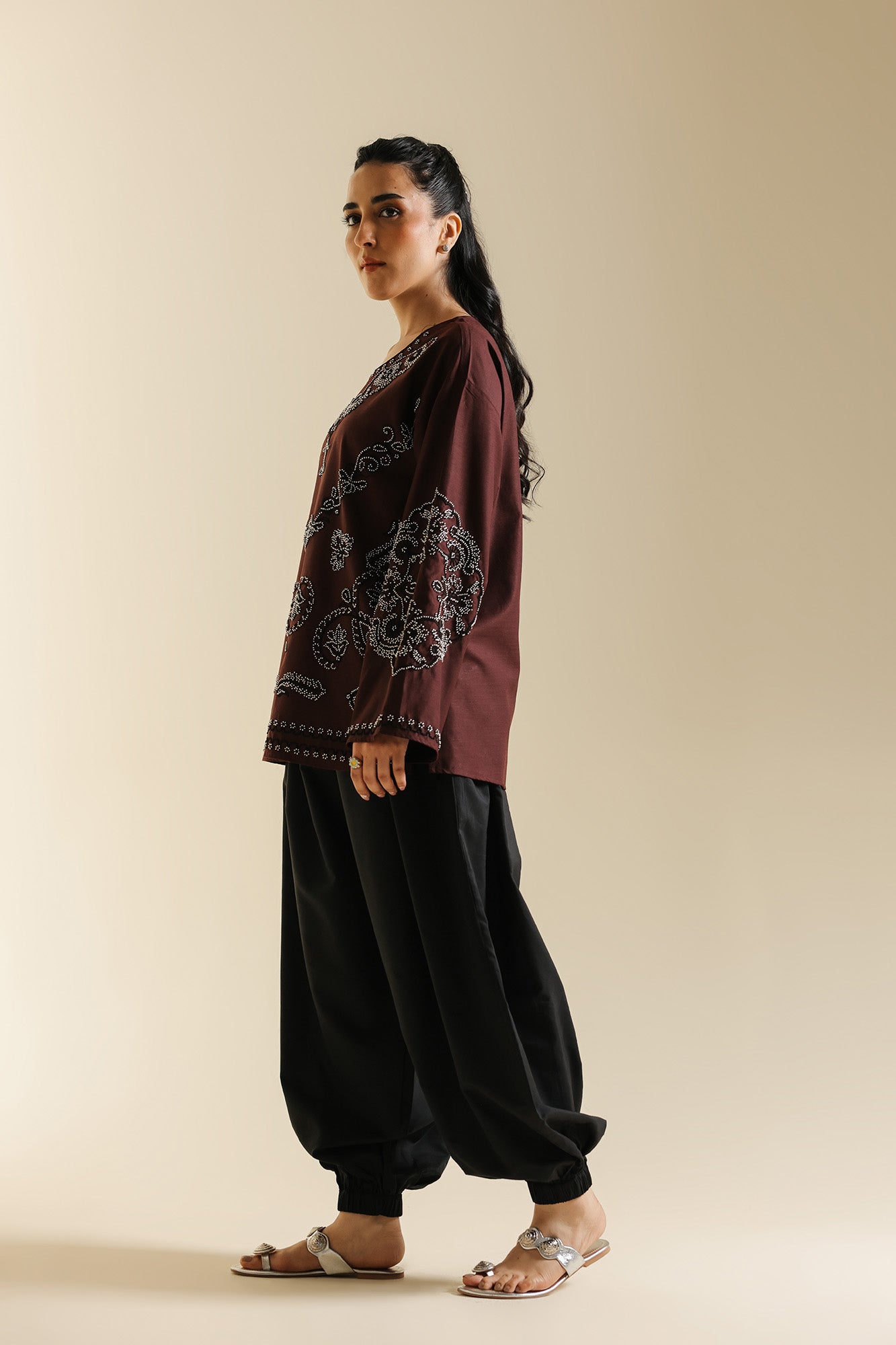 EMBROIDERED TOP (E0677/119/804)