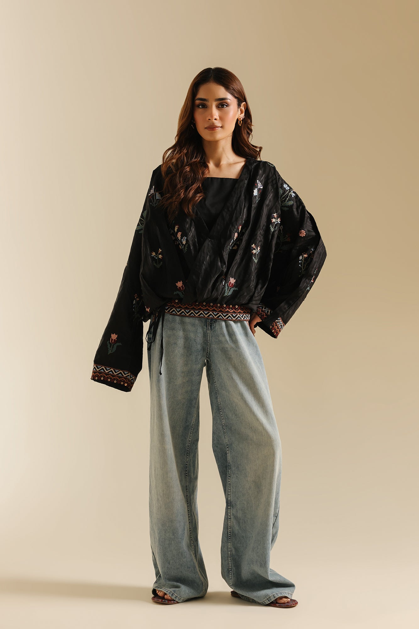 EMBROIDERED TOP (E0711/119/902)