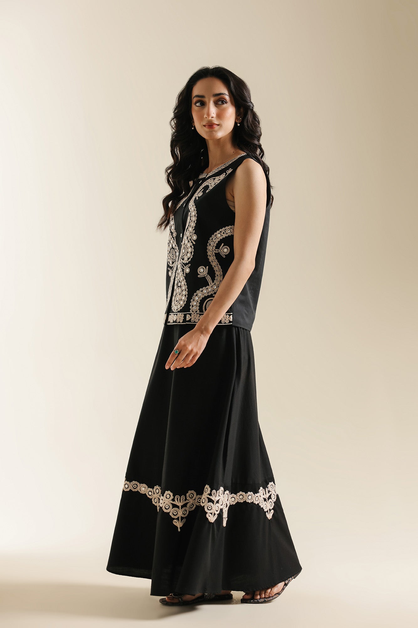 EMBROIDERED SKIRT (E0728/119/902)