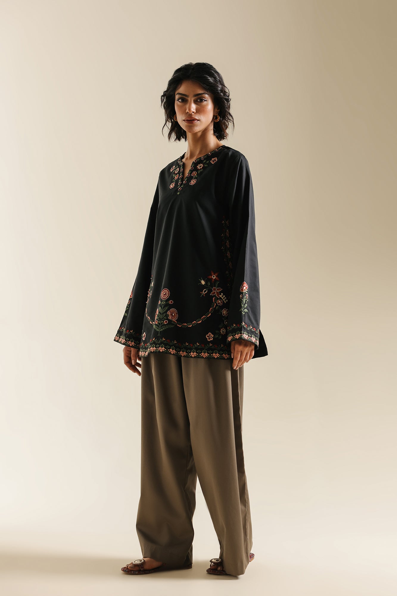 EMBROIDERED KURTI (E0736/119/902)