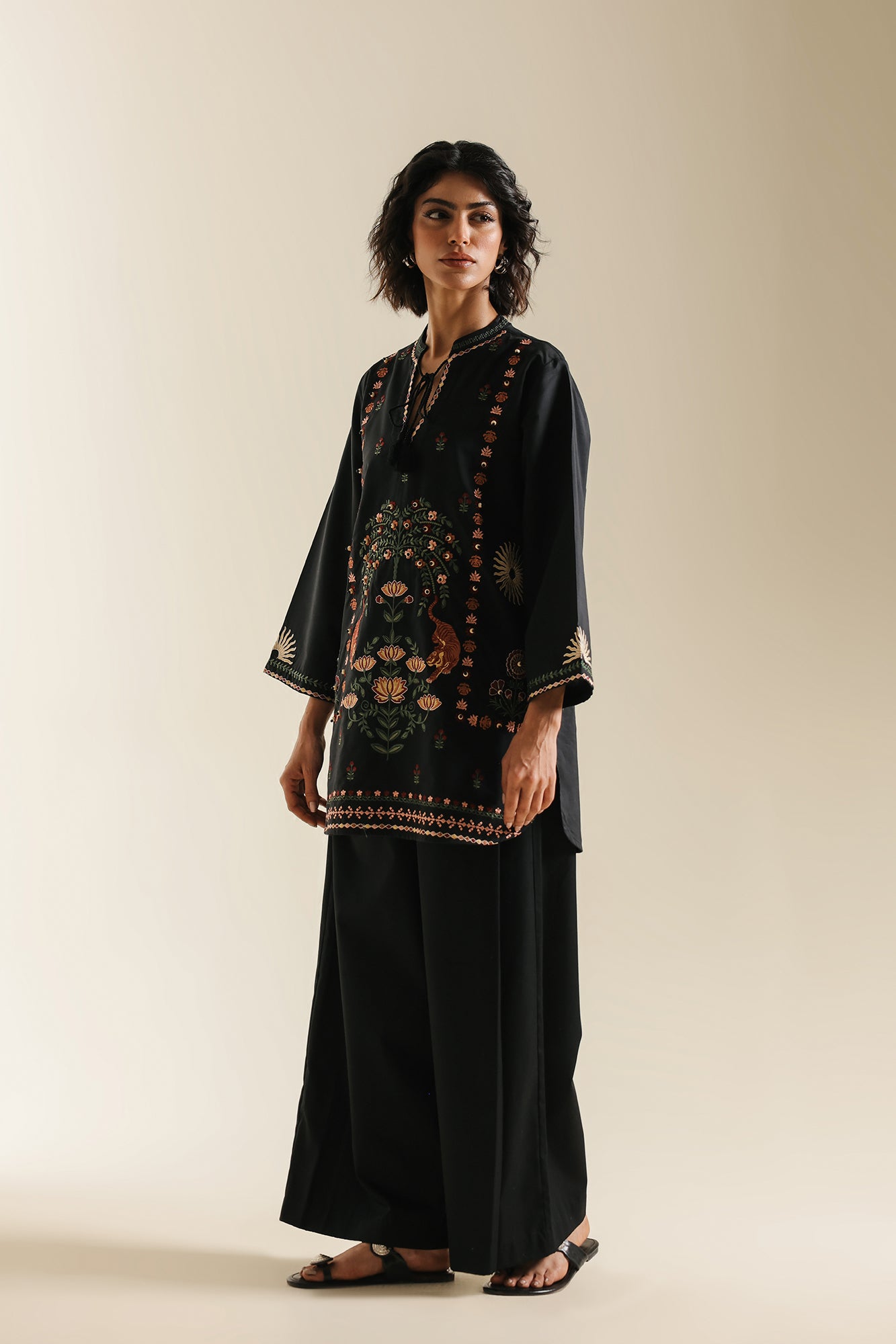 EMBROIDERED KURTI (E0737/119/902)