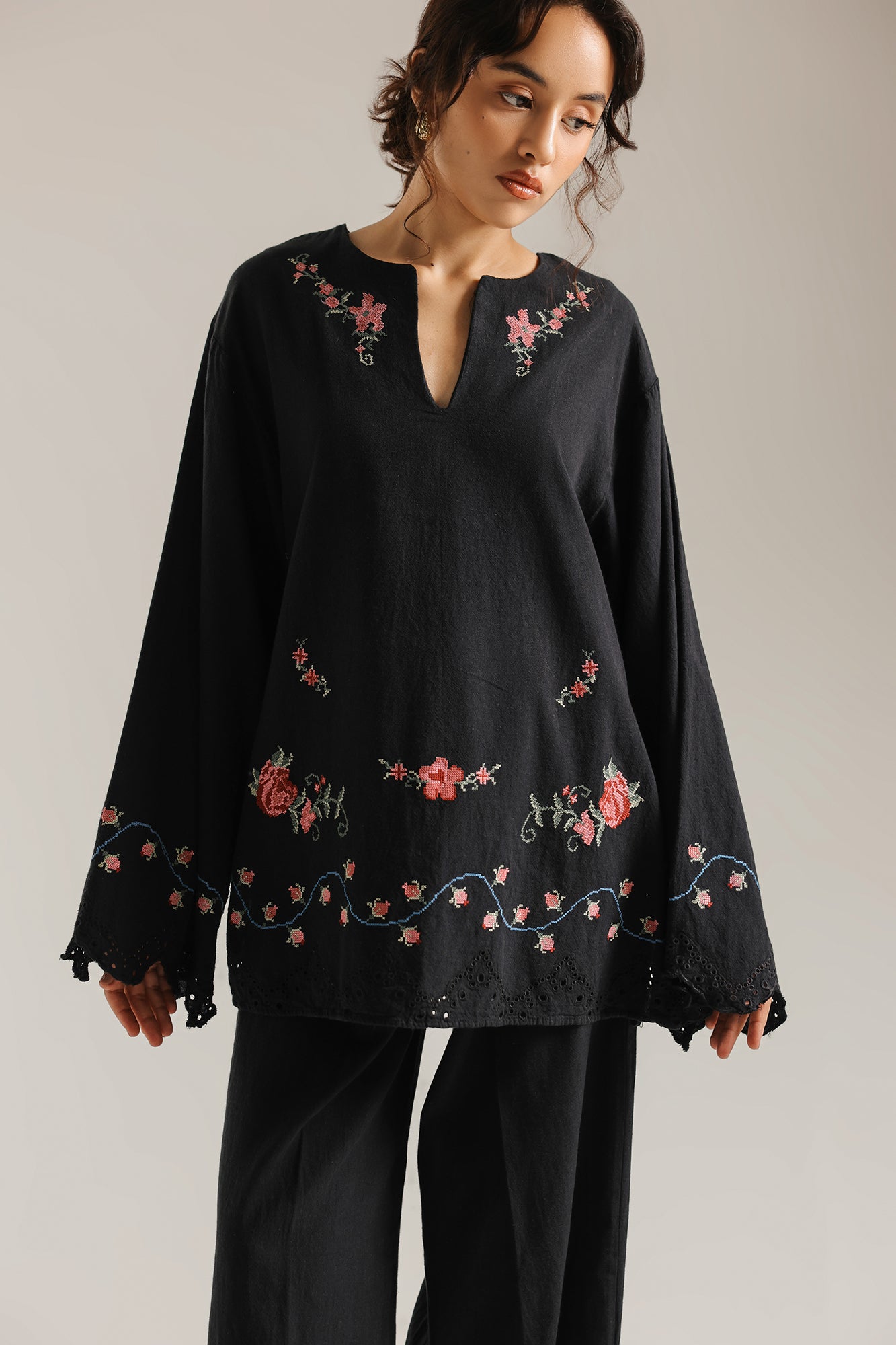 EMBROIDERED SUIT (E0773/106/902)