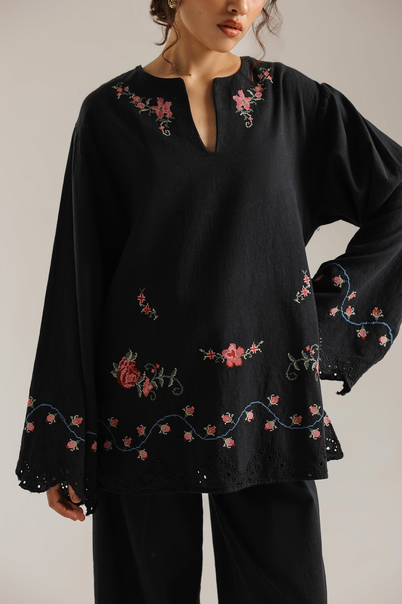 EMBROIDERED SUIT (E0773/106/902)