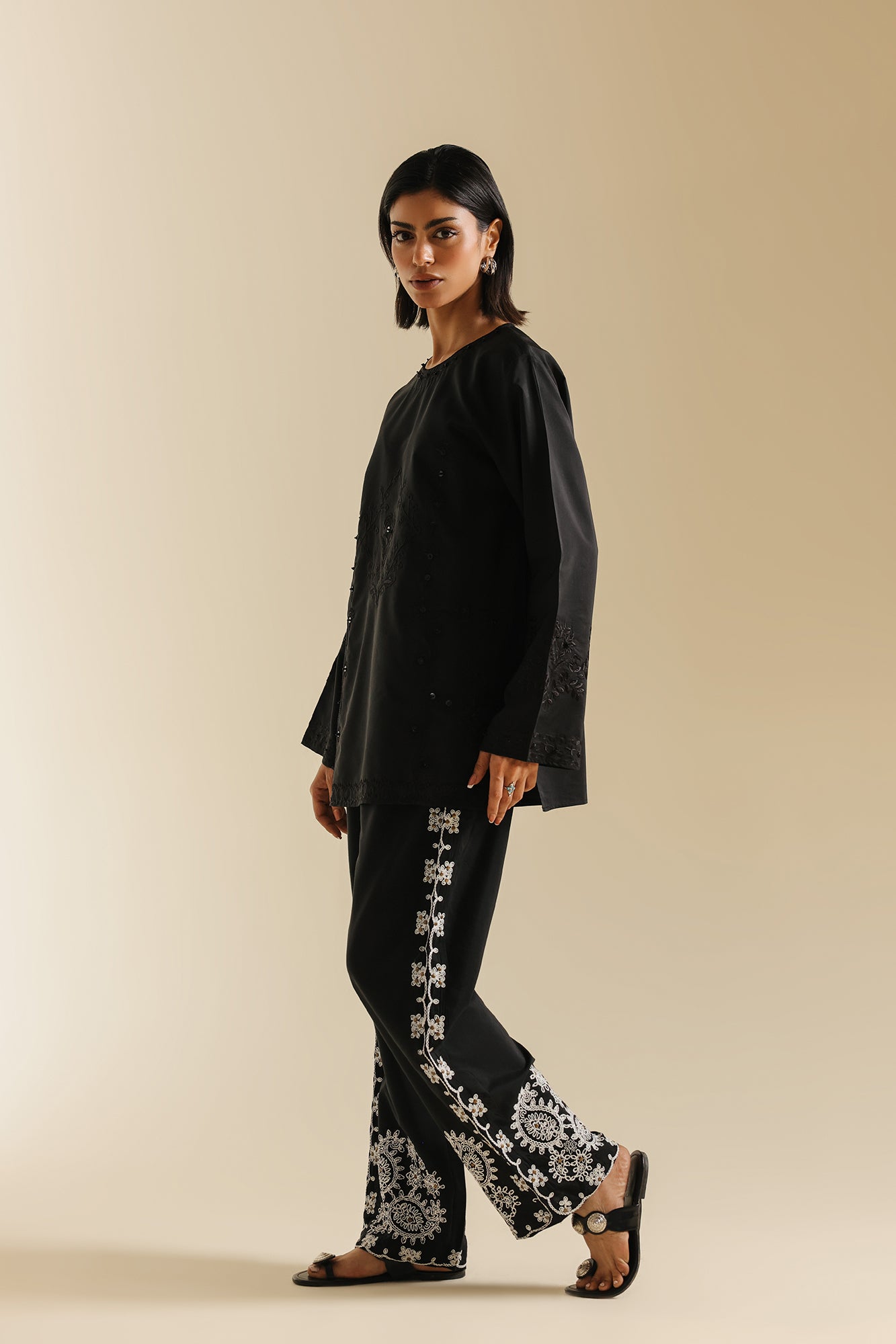EMBROIDERED KURTI (E0785/119/902)