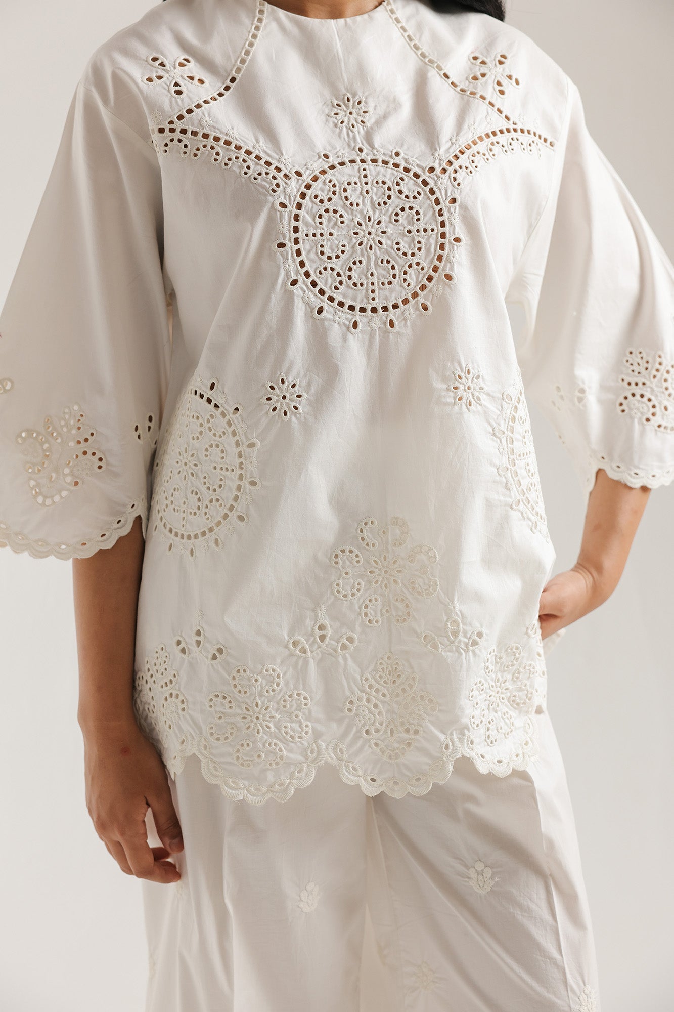 EMBROIDERED SUIT (E0788/106/001)