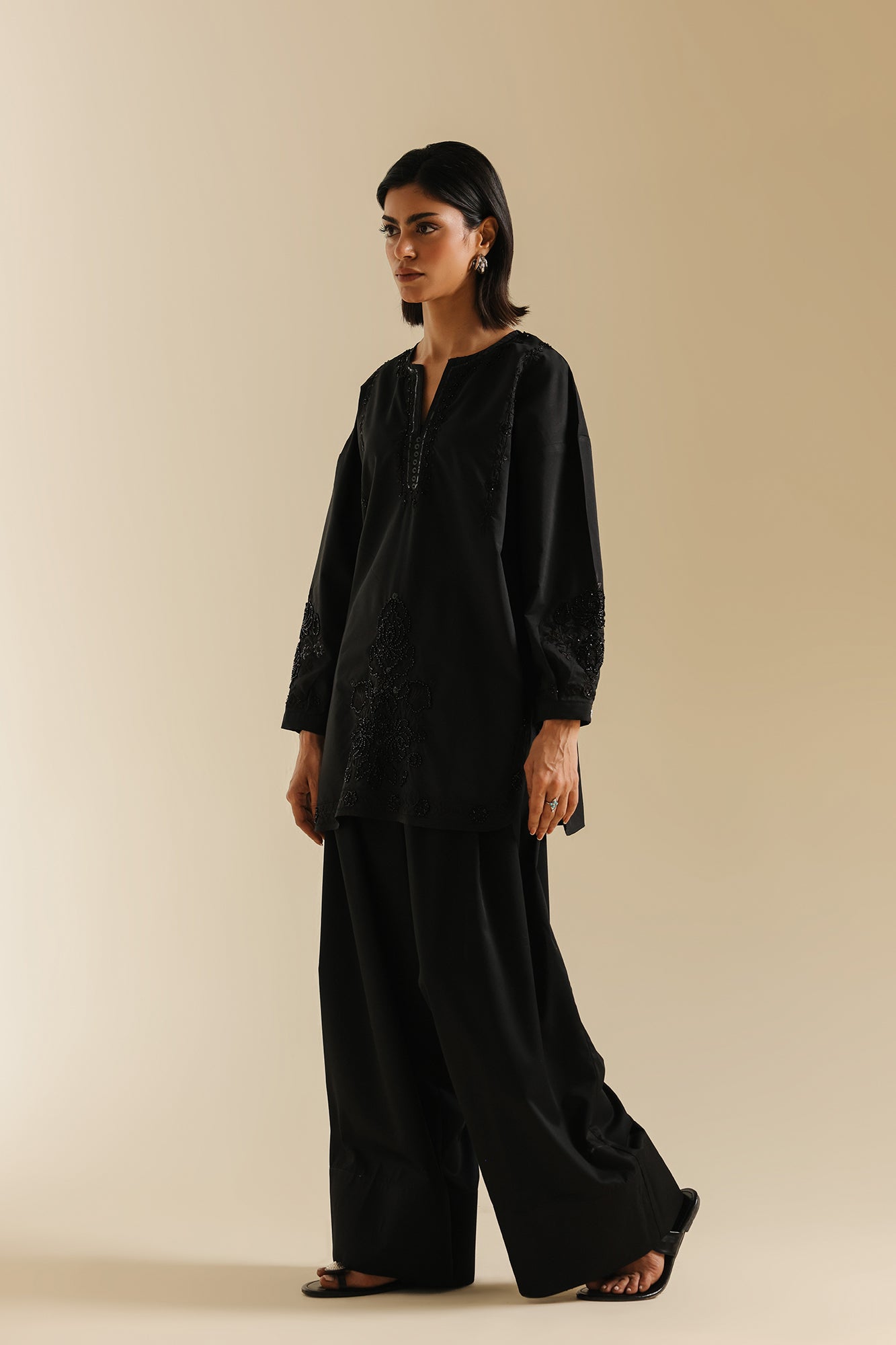 EMBROIDERED KURTI (E0794/119/902)