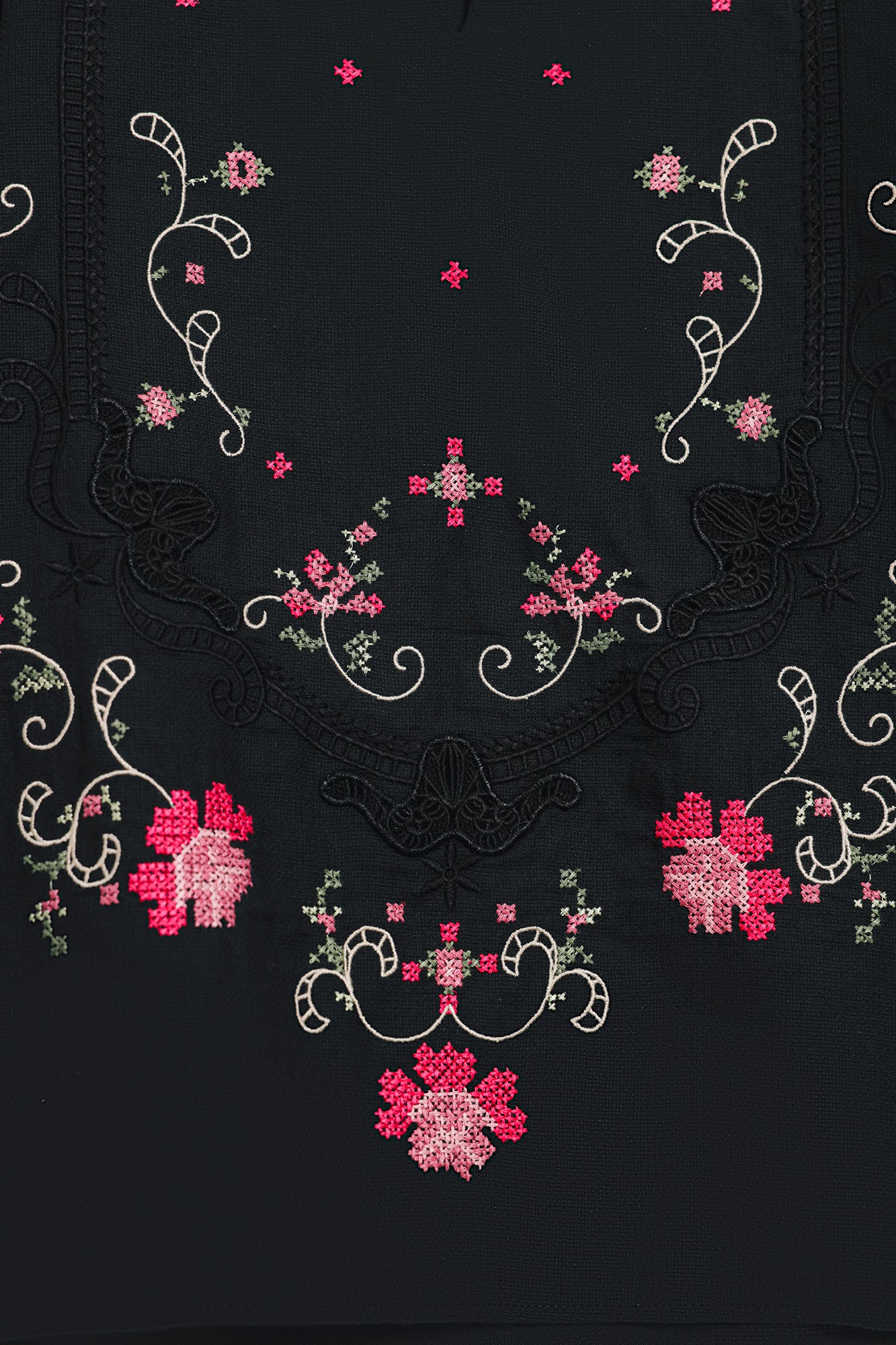 EMBROIDERED SUIT (E0798/106/901)