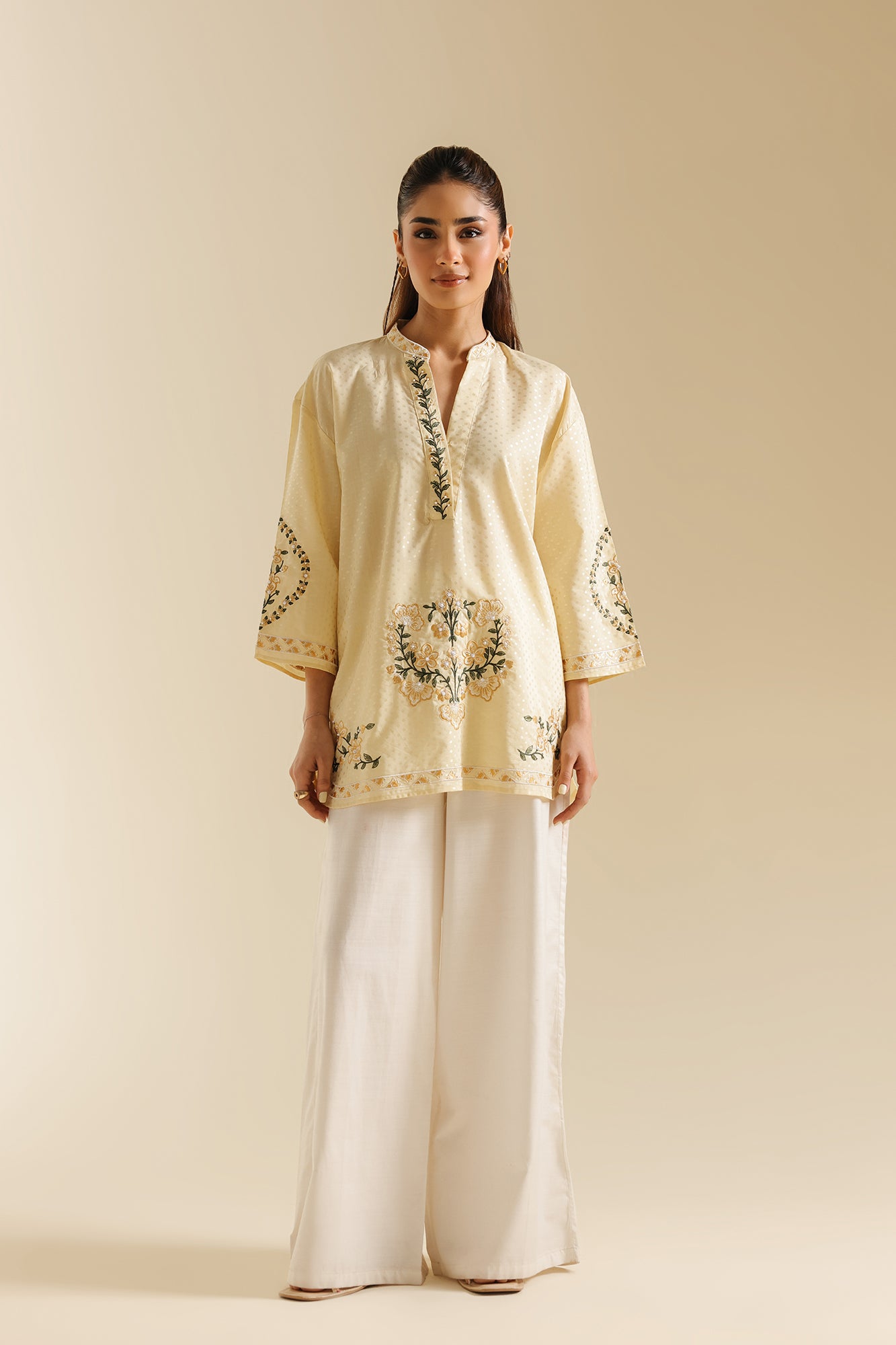 EMBROIDERED KURTI (E0817/119/226)