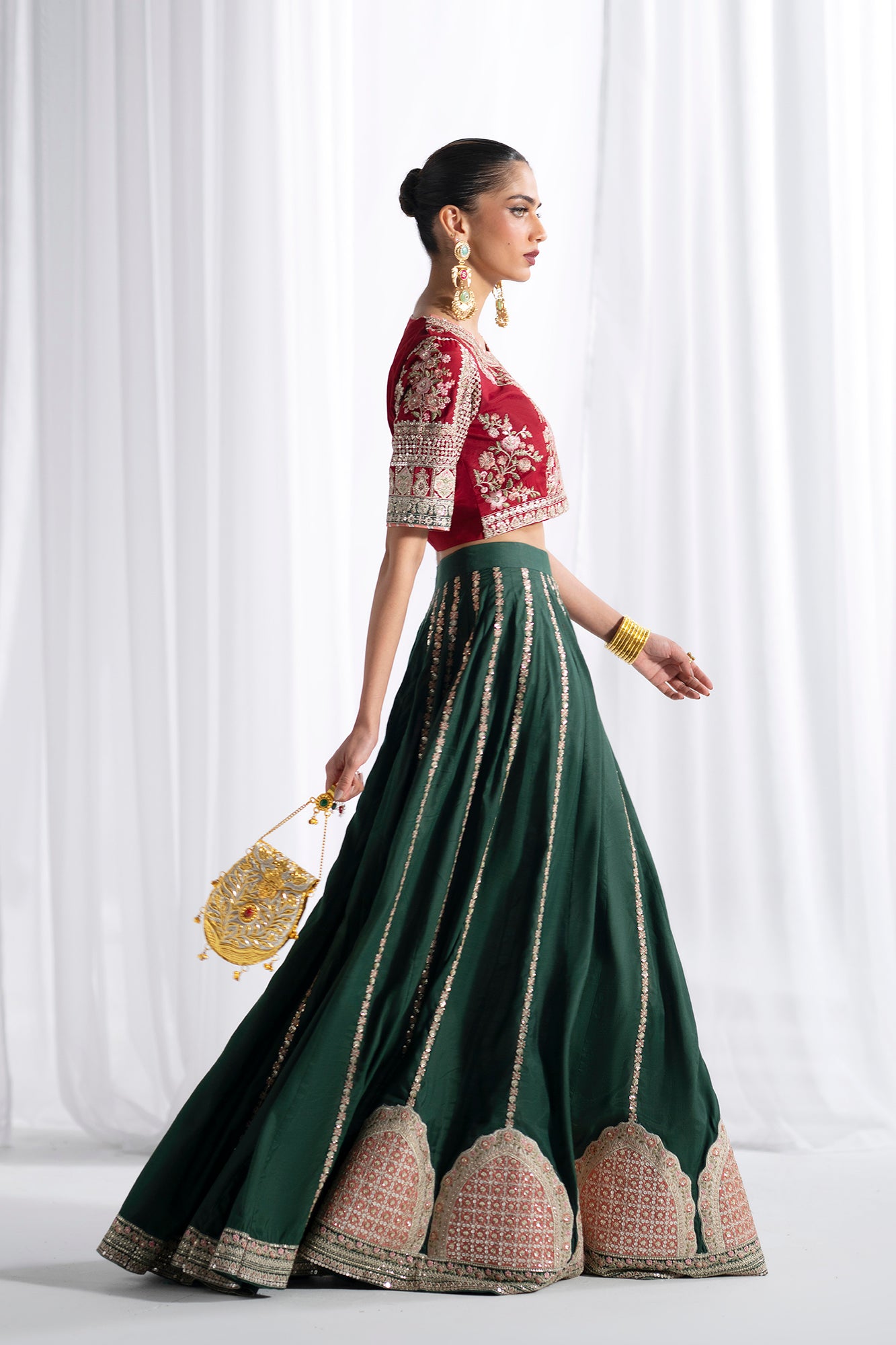 EMBROIDERED SUIT (E0968/104/415)