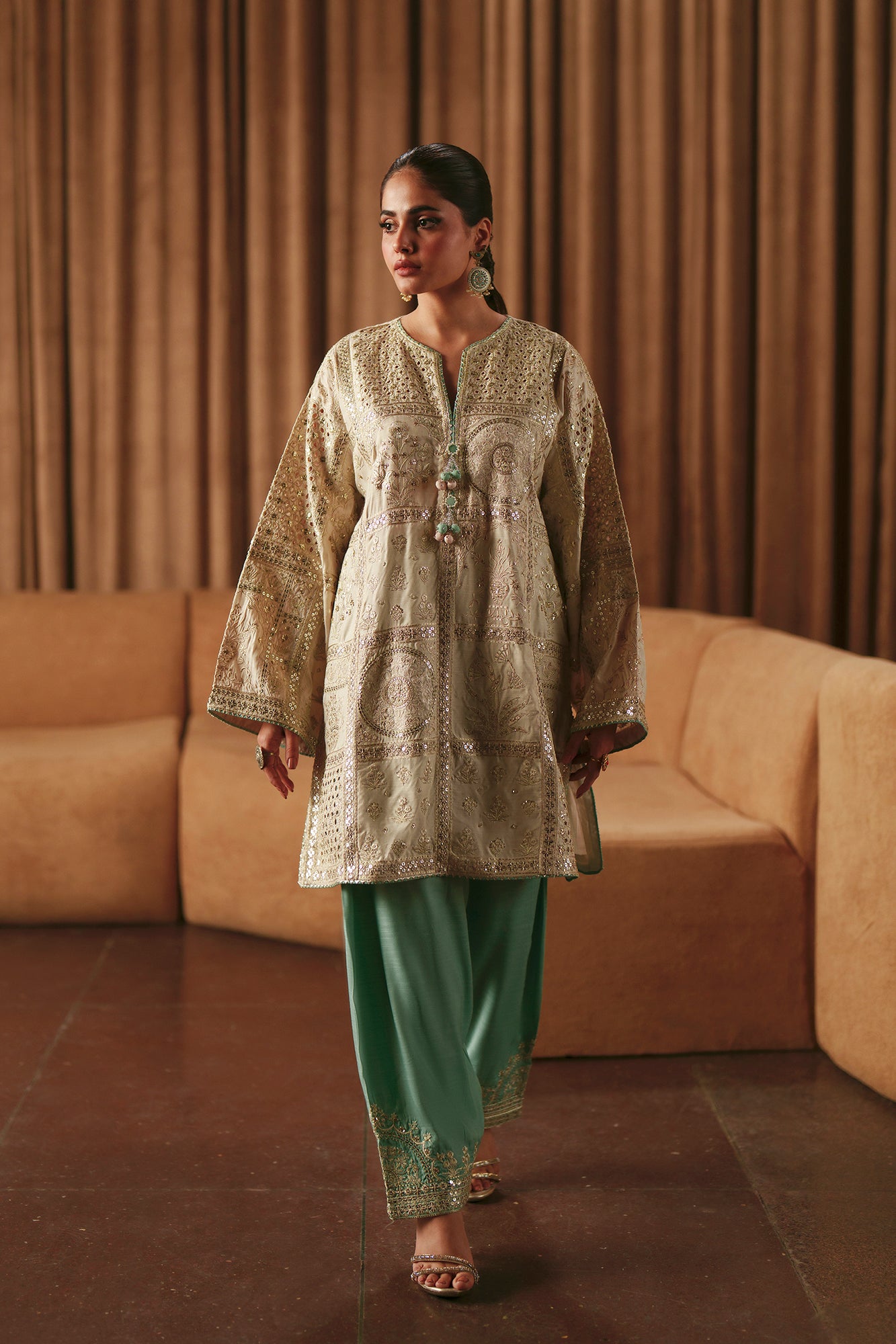EMBROIDERED SUIT (E1013/104/002)