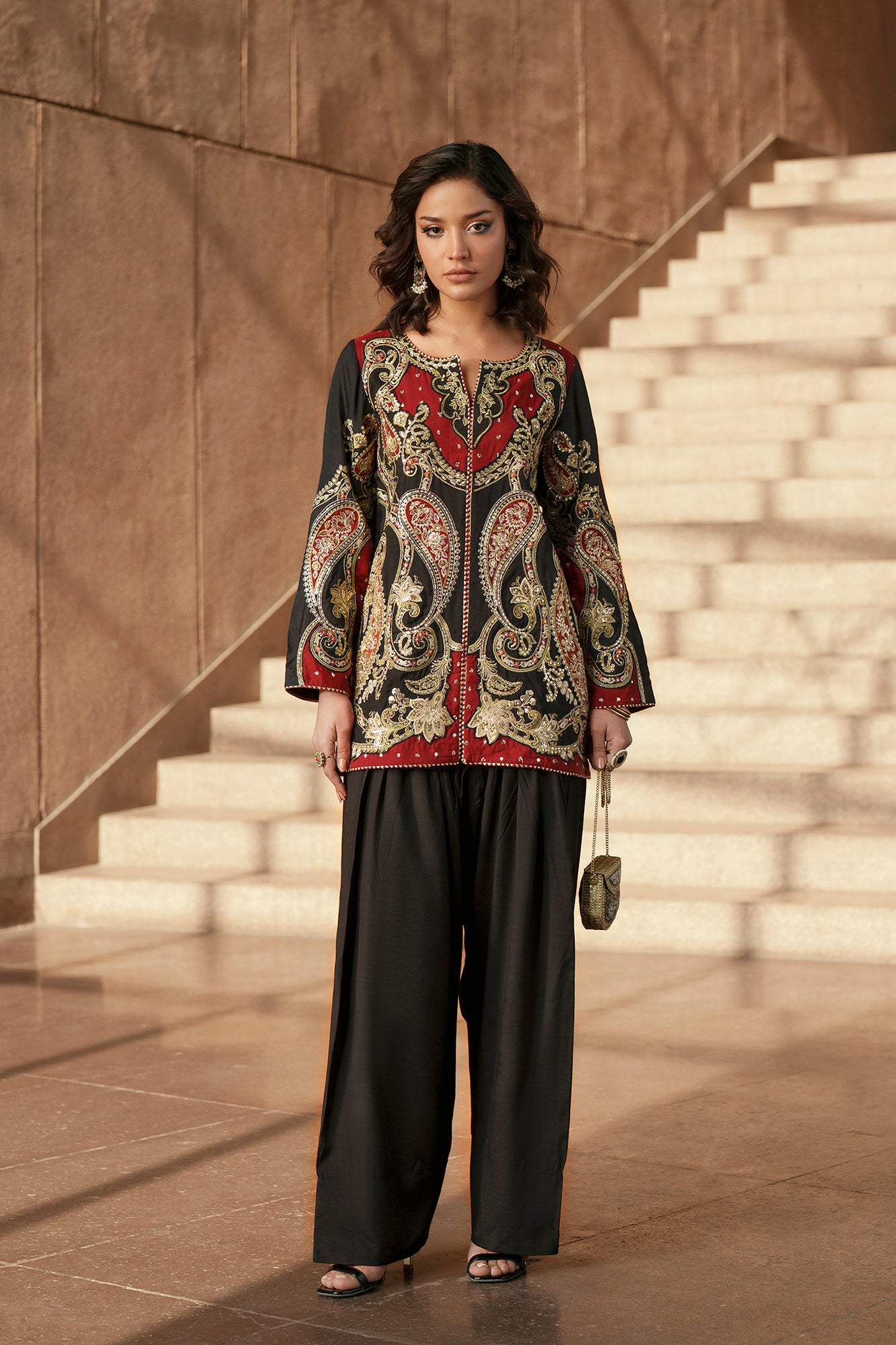 EMBROIDERED SUIT (E1017/104/902)