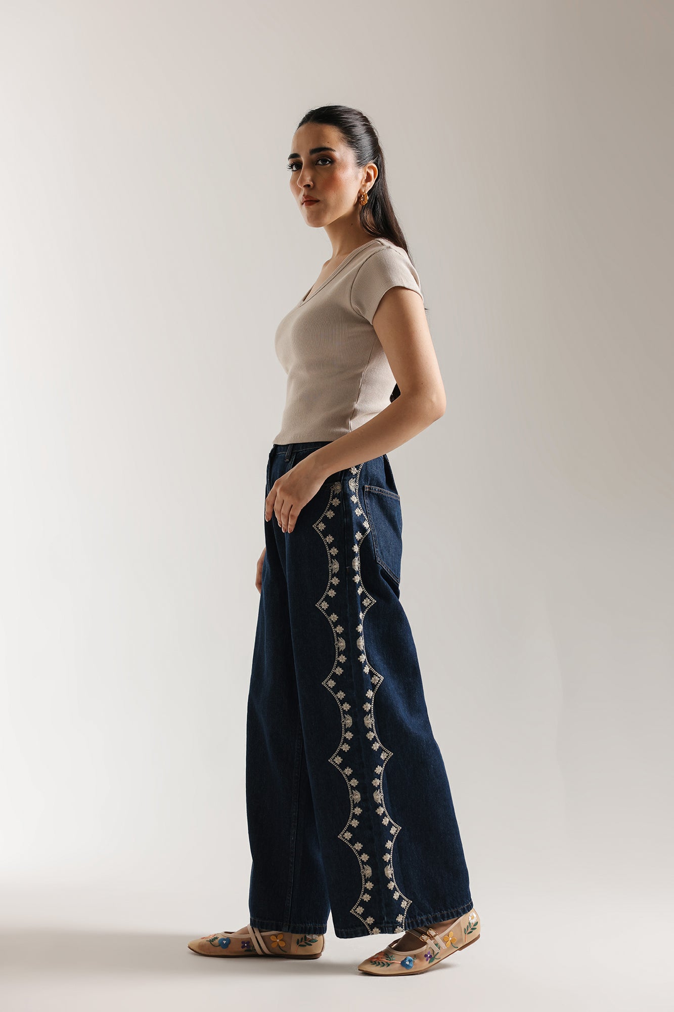 EMBROIDERED JEANS (E1027/101/622)