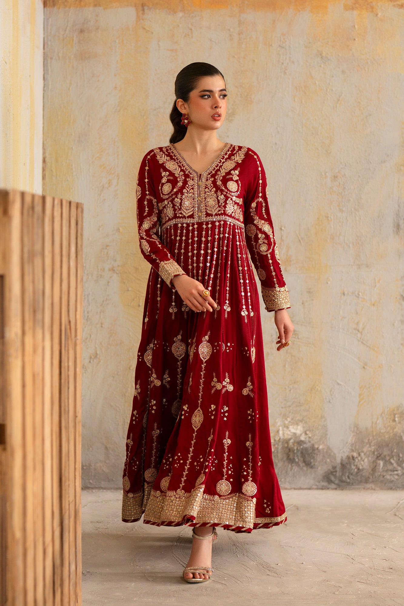 EMBROIDERED PISHWAS (E1056/104/416)