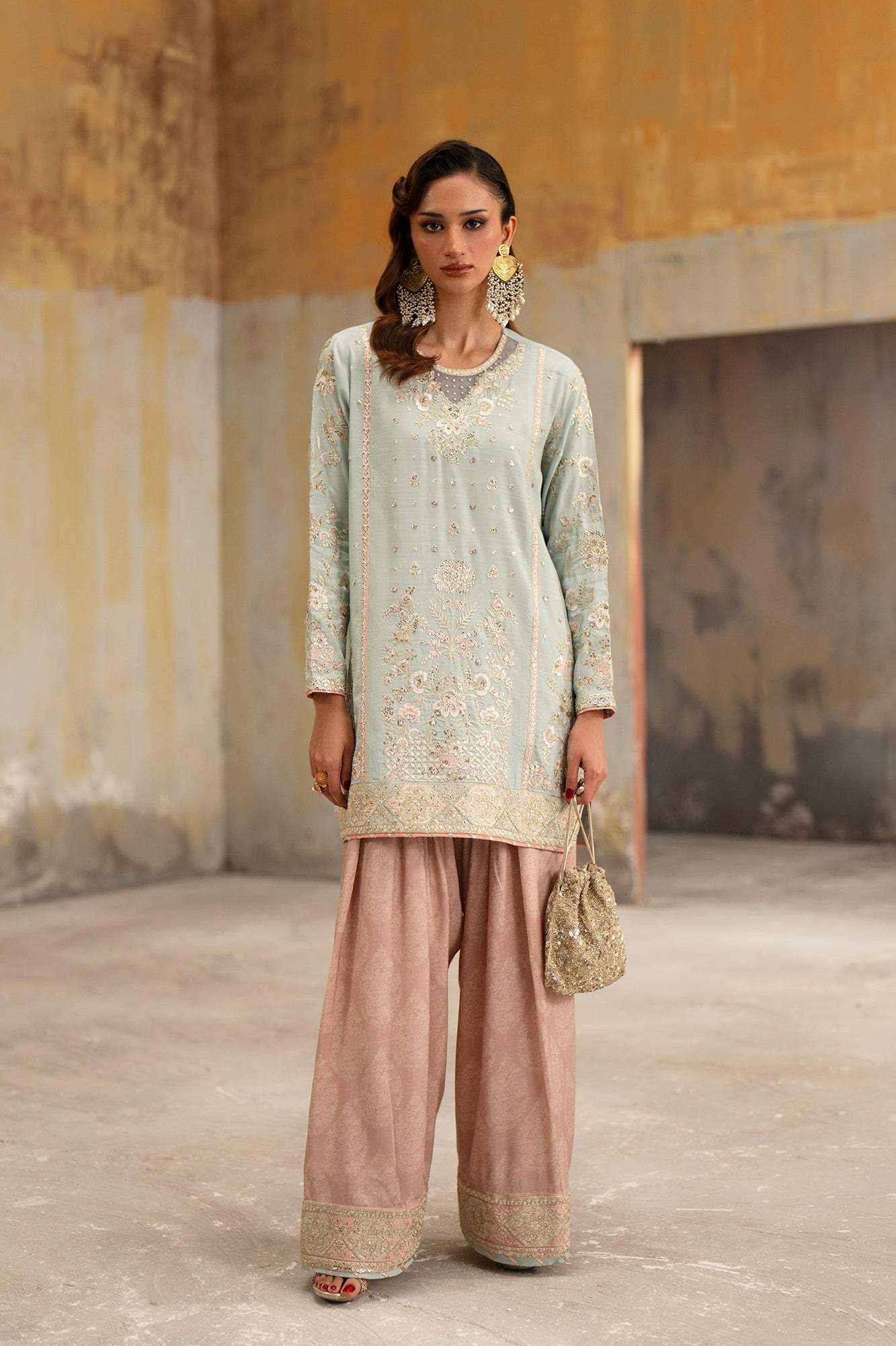 EMBROIDERED SUIT (E1058/104/721)