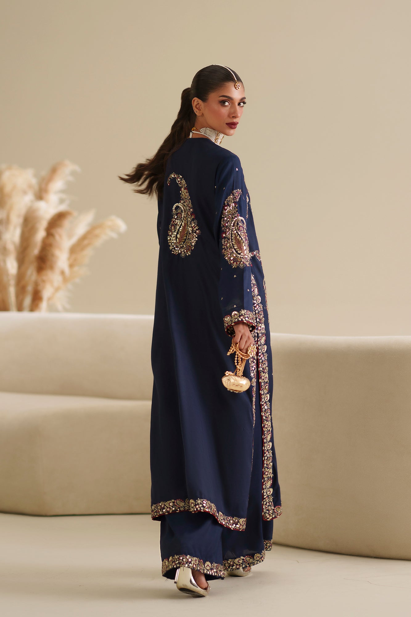 EMBROIDERED SUIT (E1090/104/623)