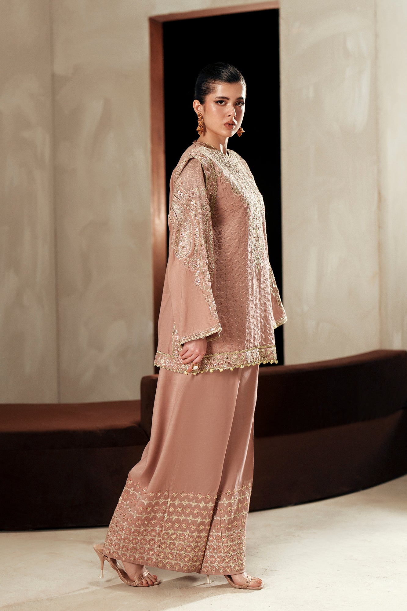 EMBROIDERED SUIT (E1091/104/809)