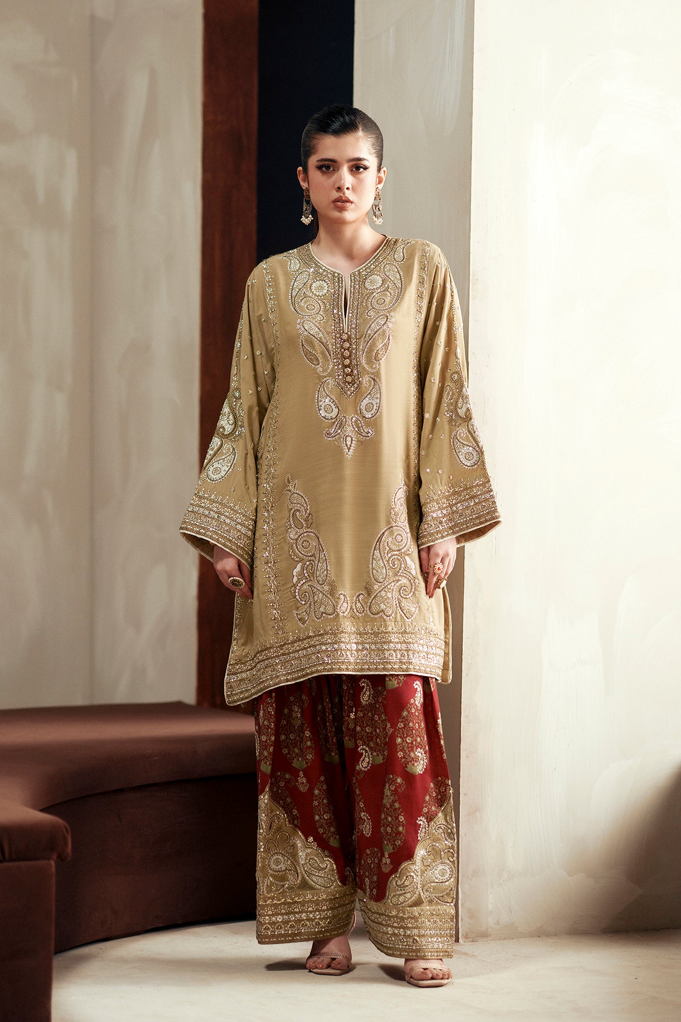 EMBROIDERED SUIT (E1096/104/007)