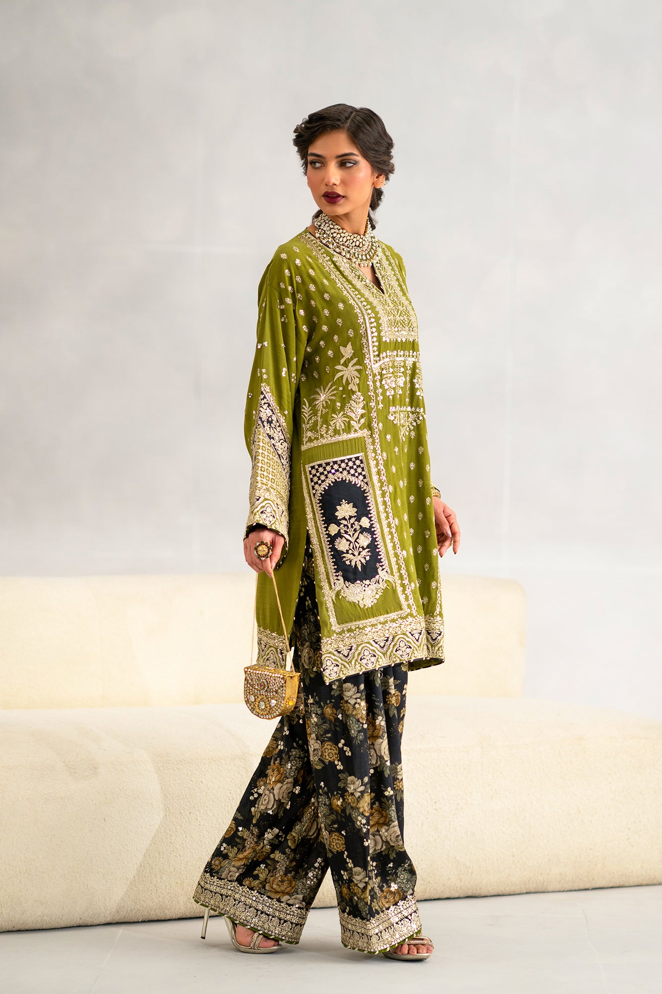 EMBROIDERED SUIT (E1103/104/126)