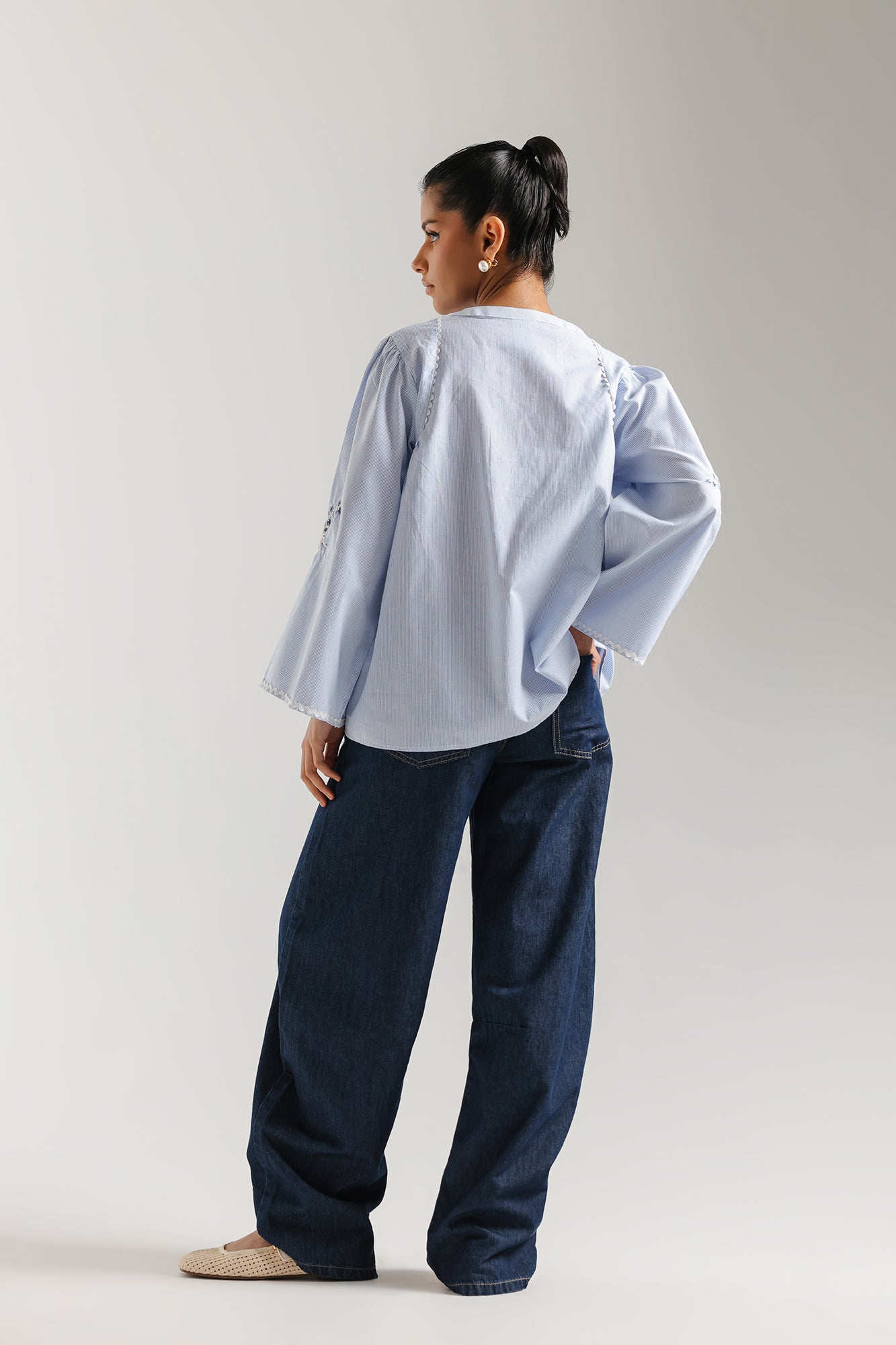 EMBROIDERED TOP (E1130/101/003)