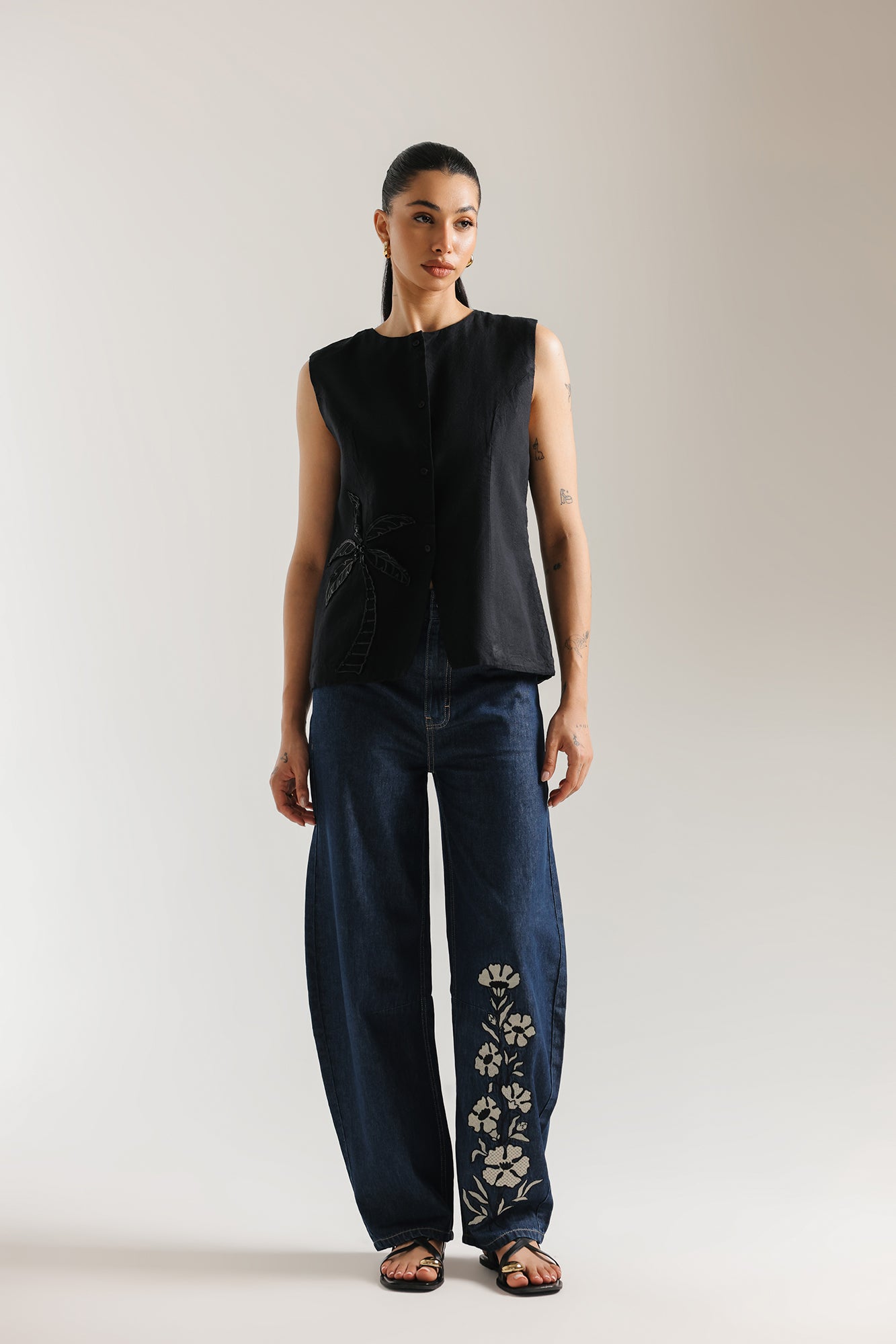 EMBROIDERED WAISTCOAT (E1142/101/902)