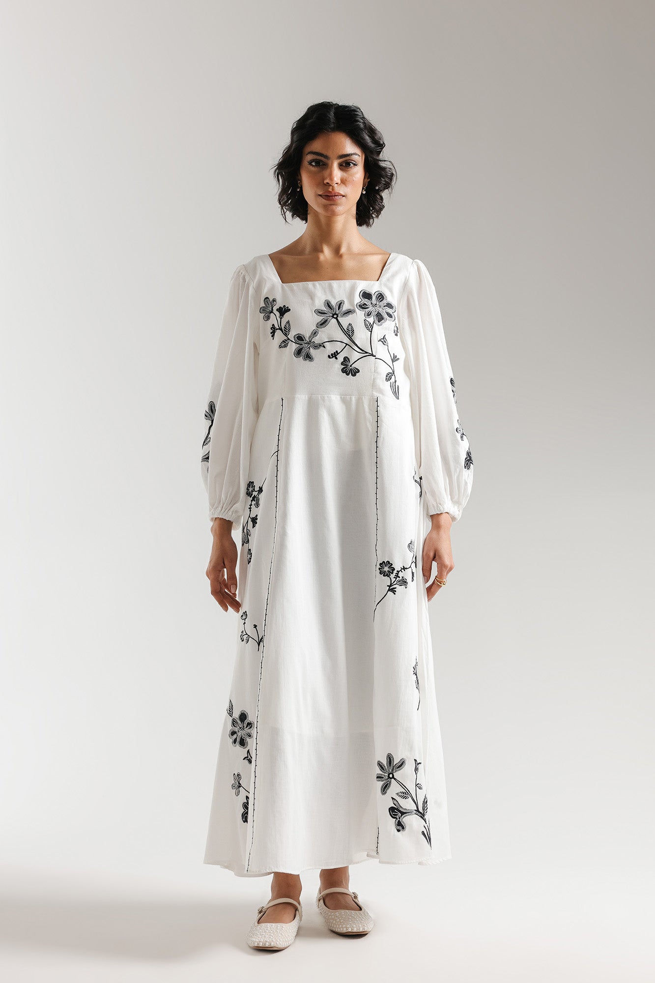 EMBROIDERED DRESS (E3071/108/001)