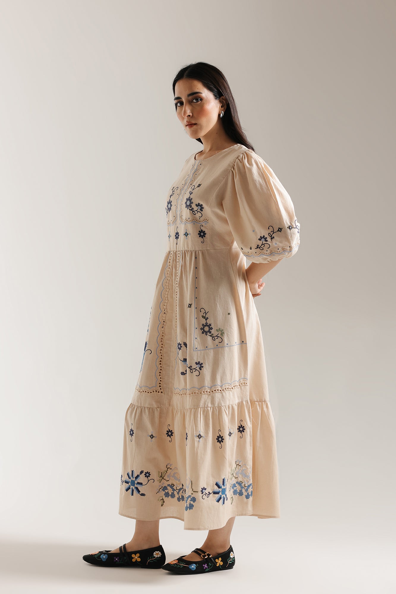 EMBROIDERED DRESS (E3074/108/004)