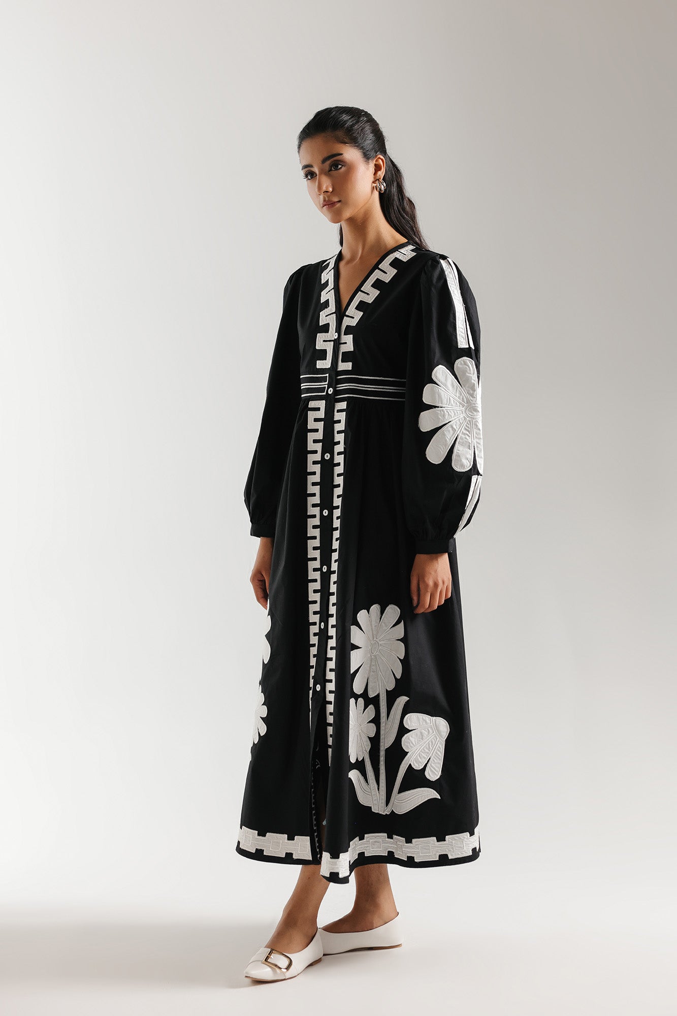 EMBROIDERED DRESS (E3075/108/901)