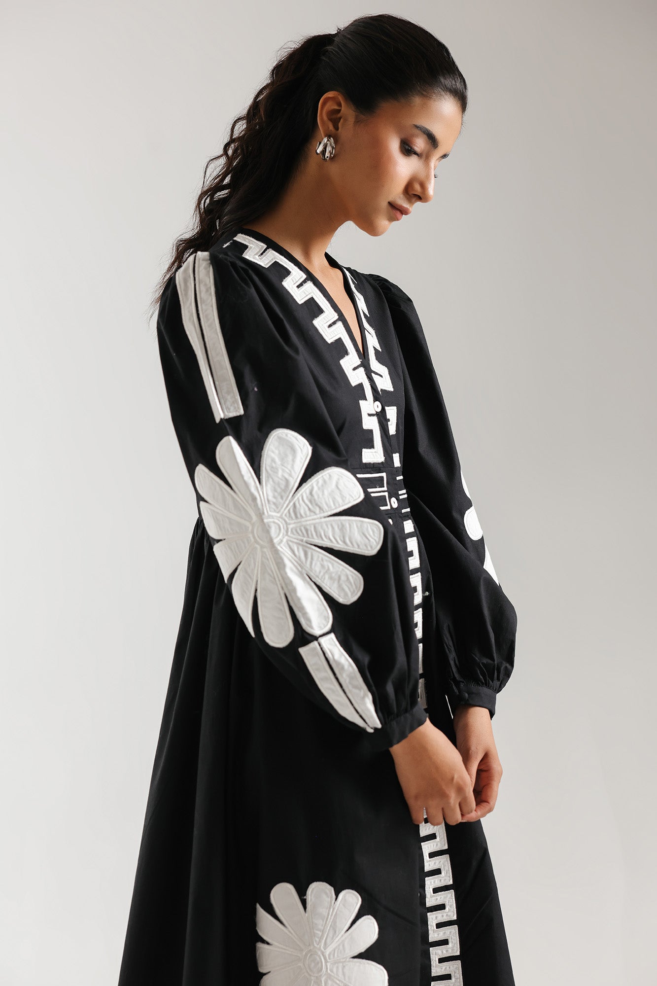 EMBROIDERED DRESS (E3075/108/901)