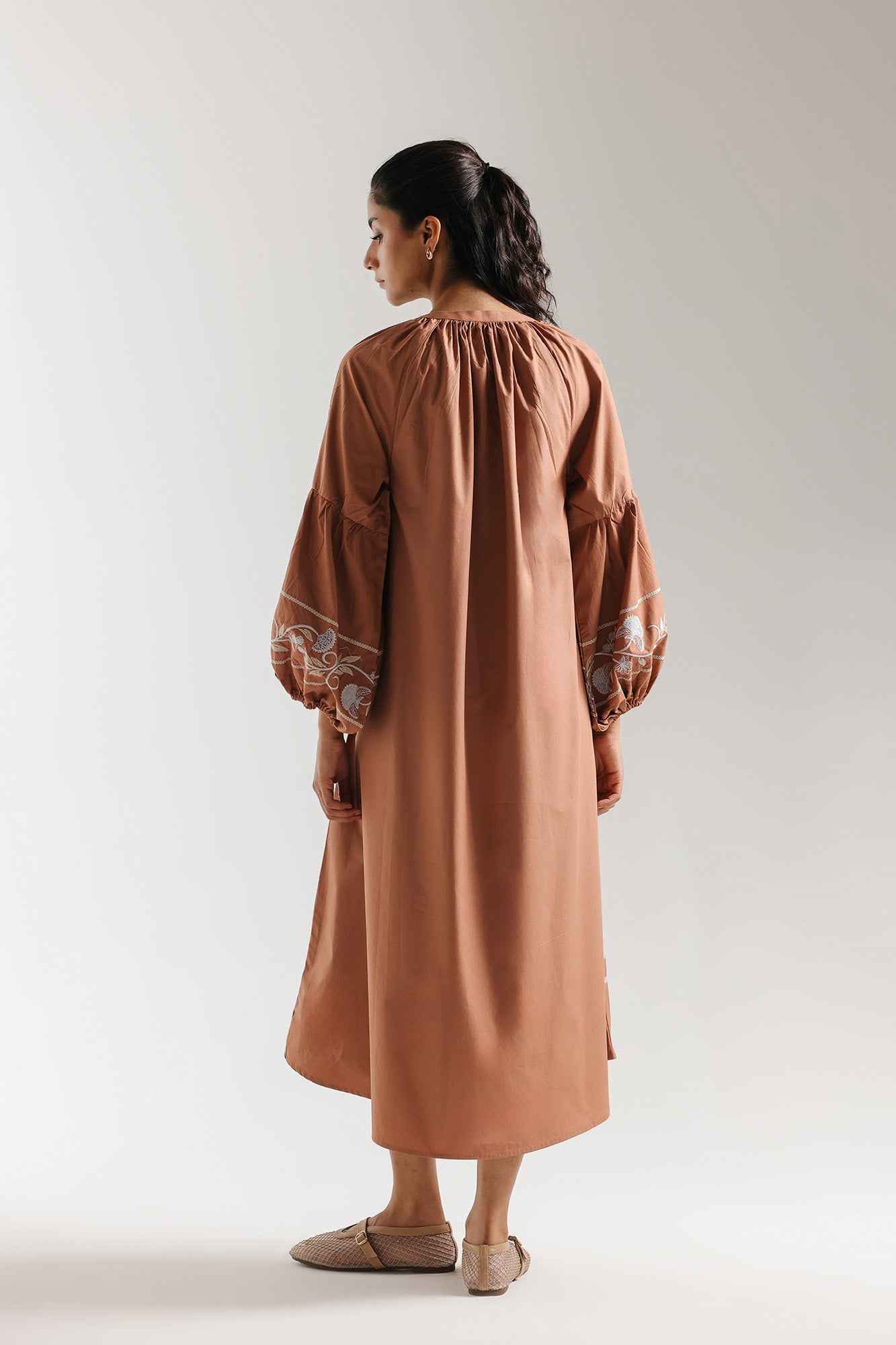 EMBROIDERED DRESS (E3077/108/804)