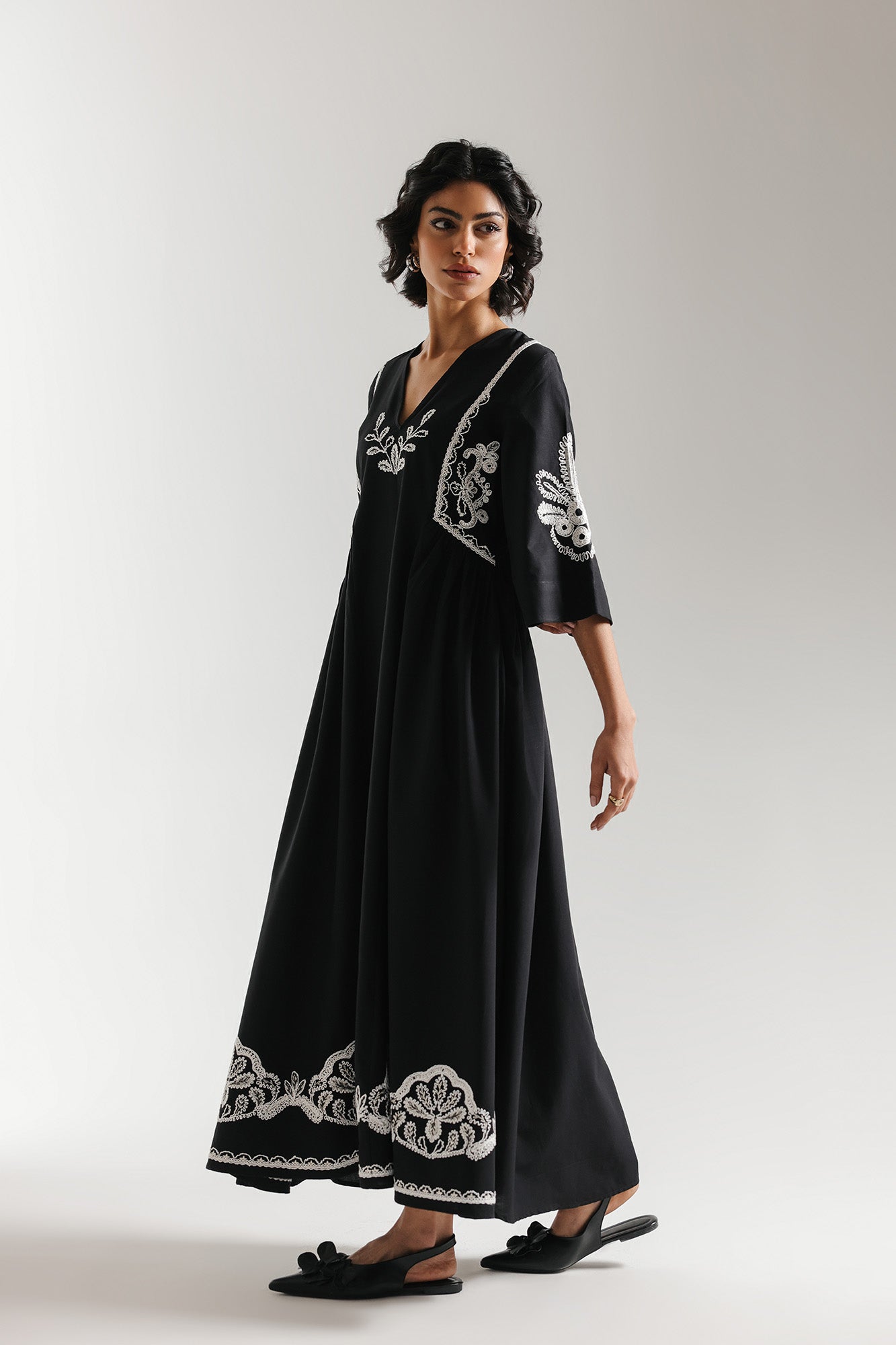EMBROIDERED DRESS (E3079/108/902)