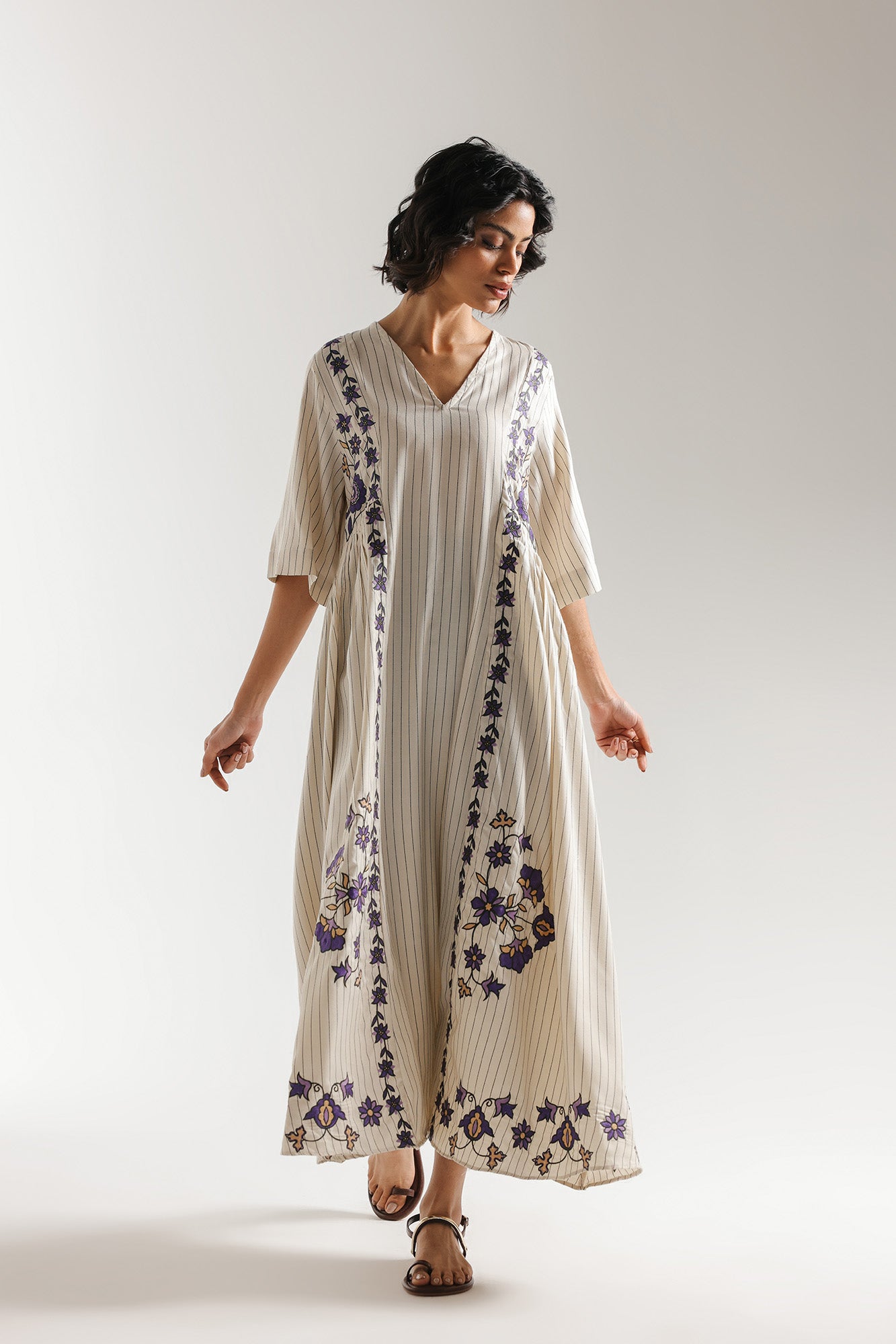 EMBROIDERED DRESS (E3084/108/002)