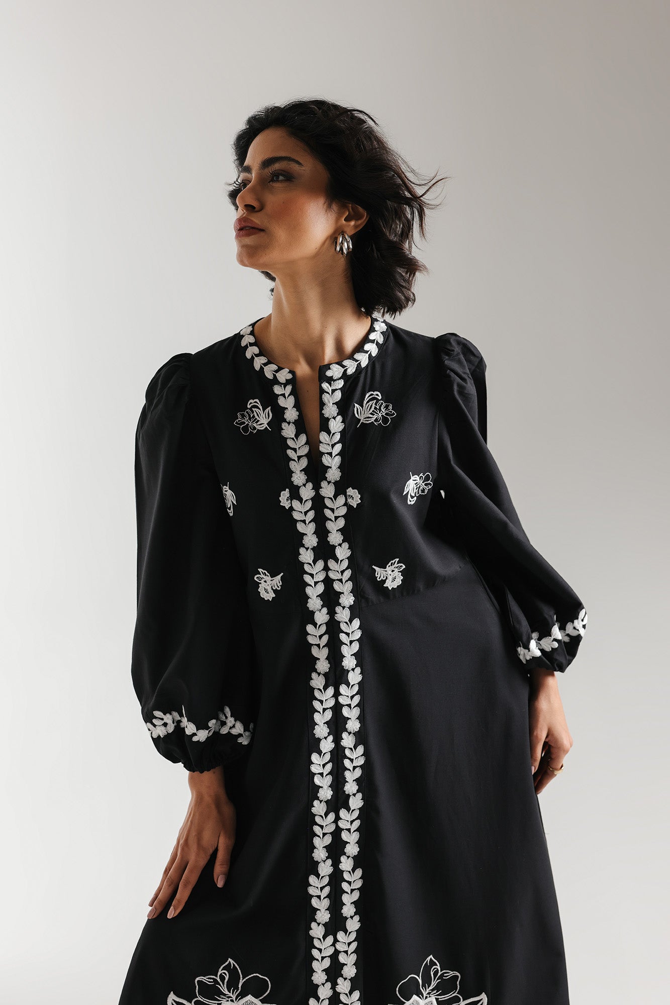 EMBROIDERED DRESS (E3085/108/902)