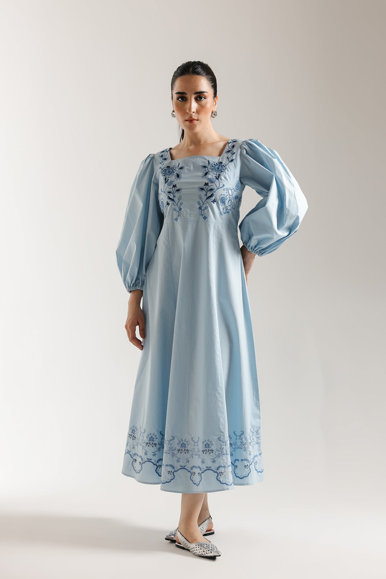 EMBROIDERED DRESS (E3089/108/611)