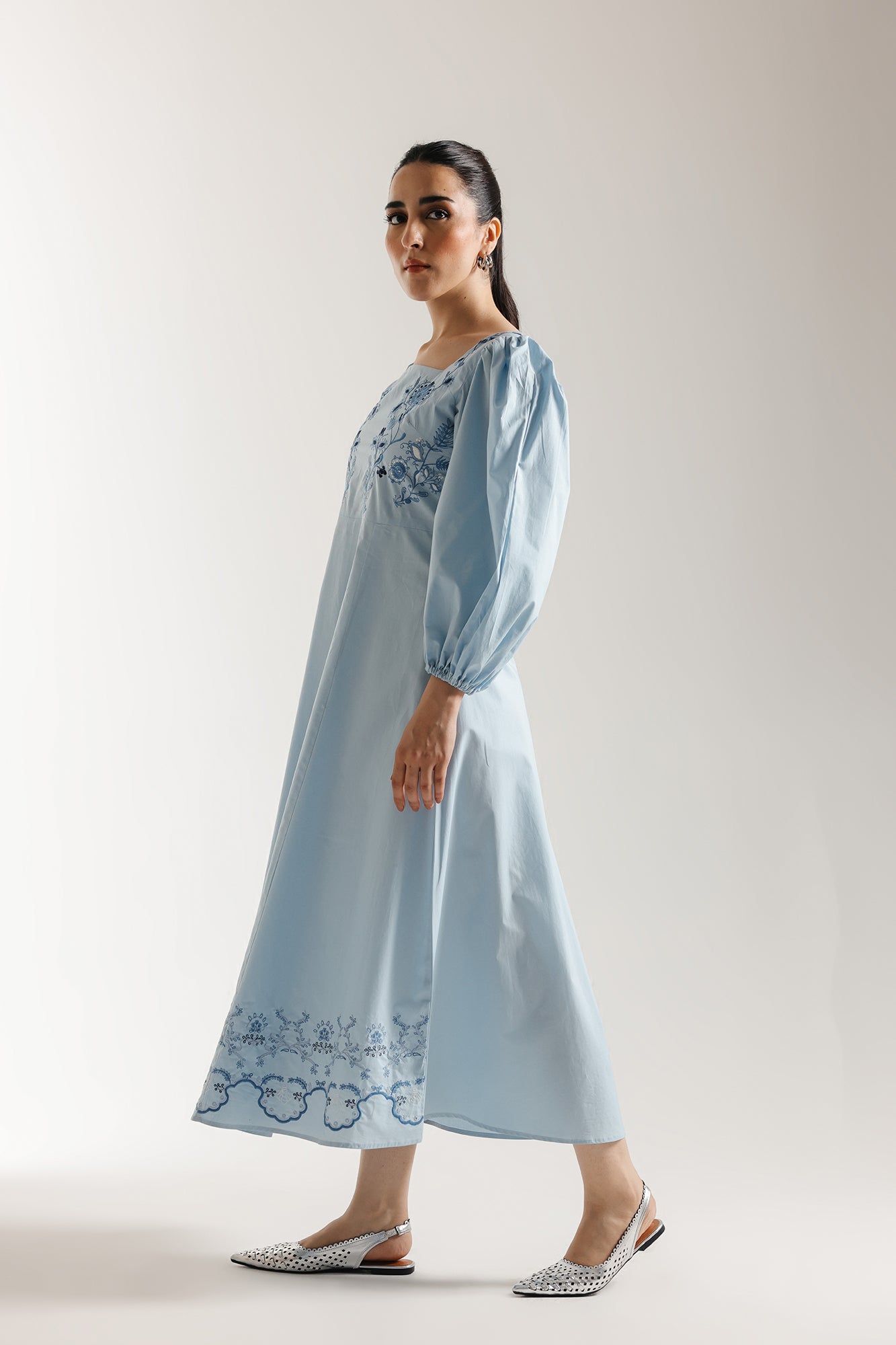 EMBROIDERED DRESS (E3089/108/611)