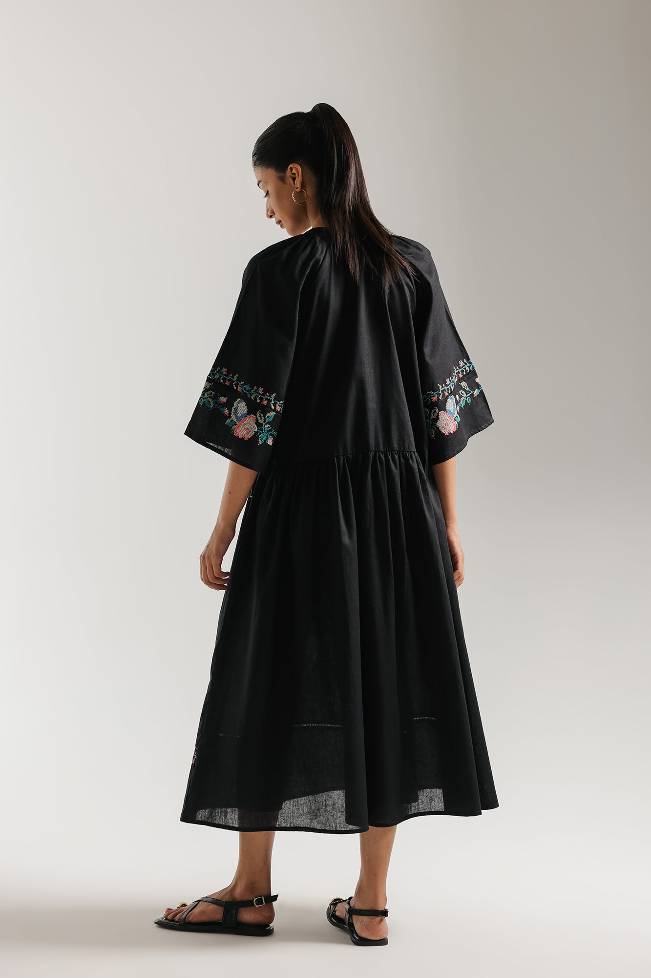 EMBROIDERED DRESS (E3313/108/901)