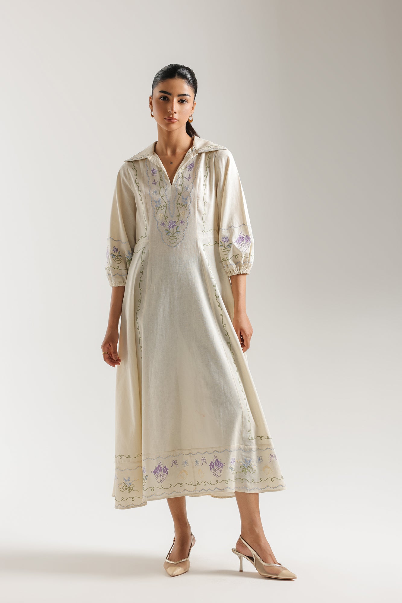 EMBROIDERED DRESS (E3320/108/004)