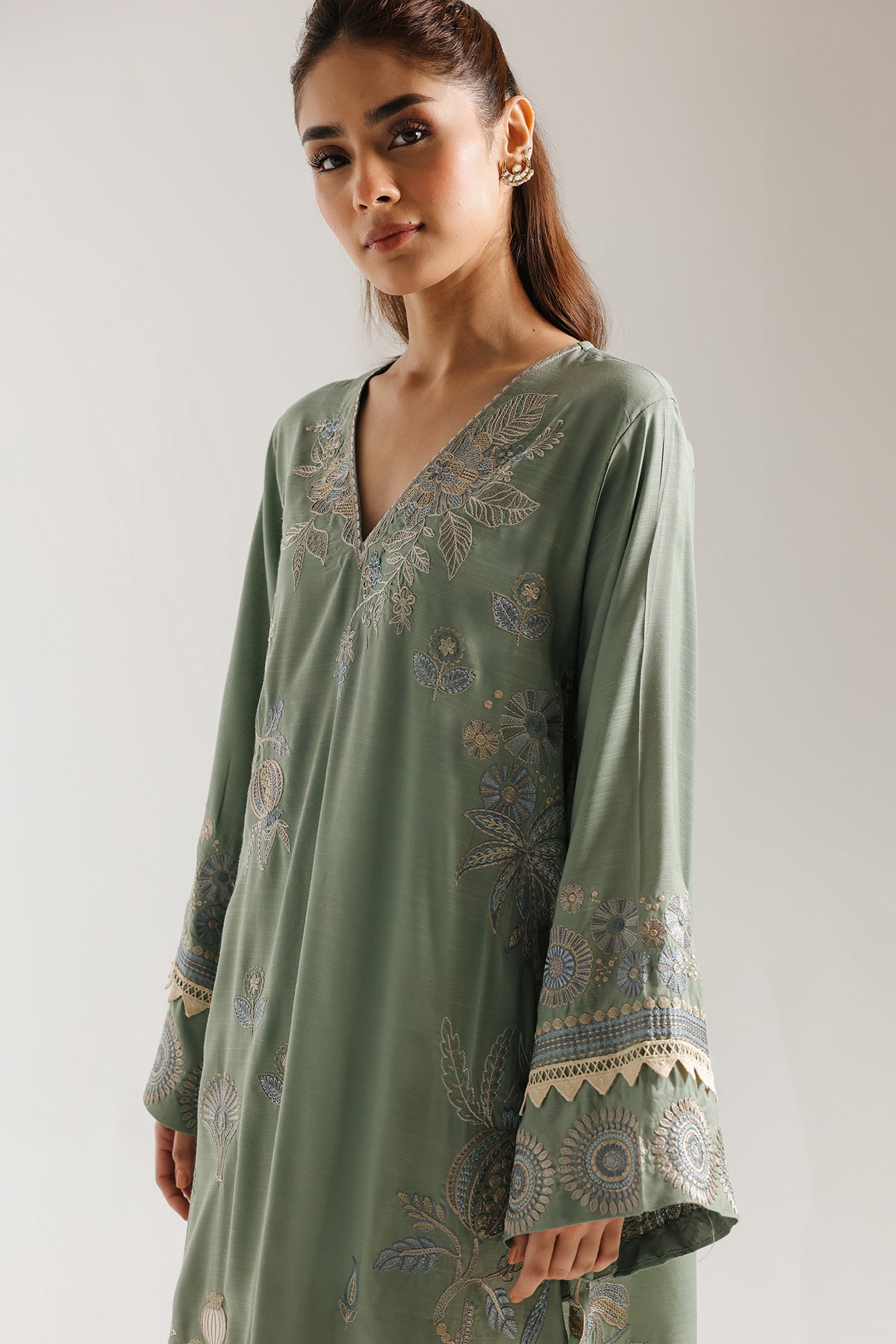 EMBROIDERED SUIT (E3731/103/718)