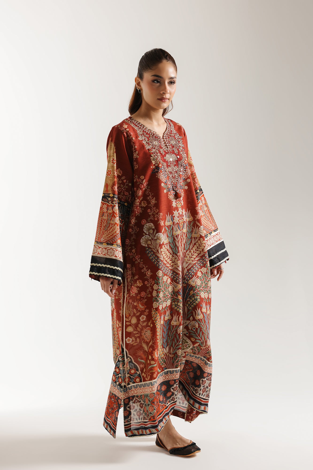 EMBROIDERED KAFTAN (E4015/103/305)