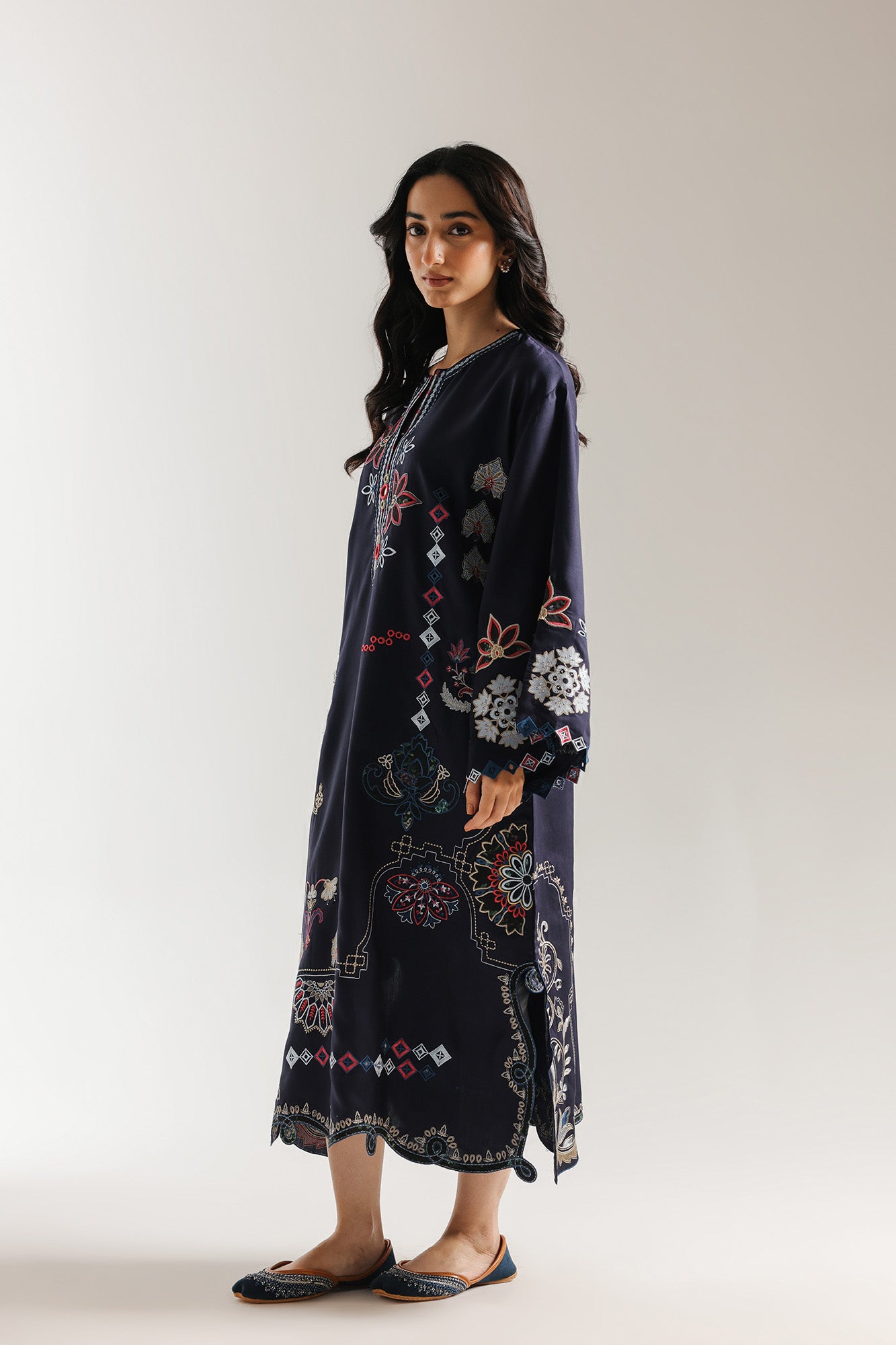 EMBROIDERED SHIRT (E4040/103/618)